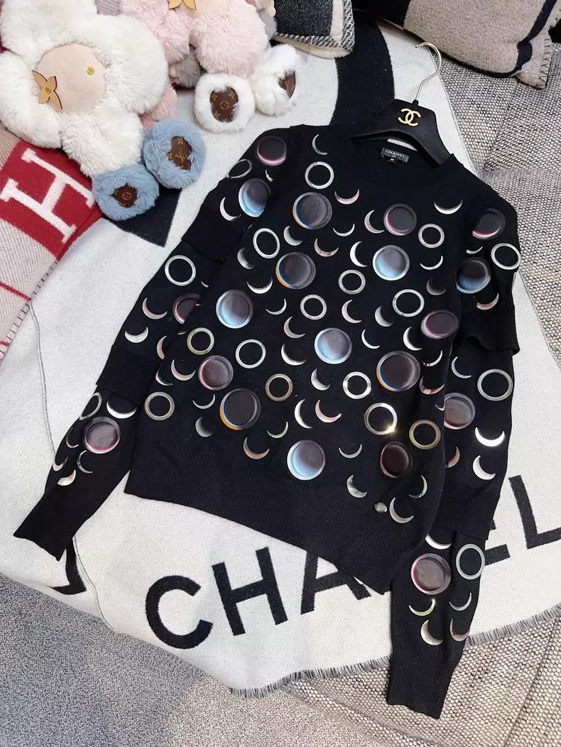 Chanel Chanel 17K Ground Control Series Moon Pattern Cashmere Swe Size XS / US 0-2 / IT 36-38 - 8 Thumbnail