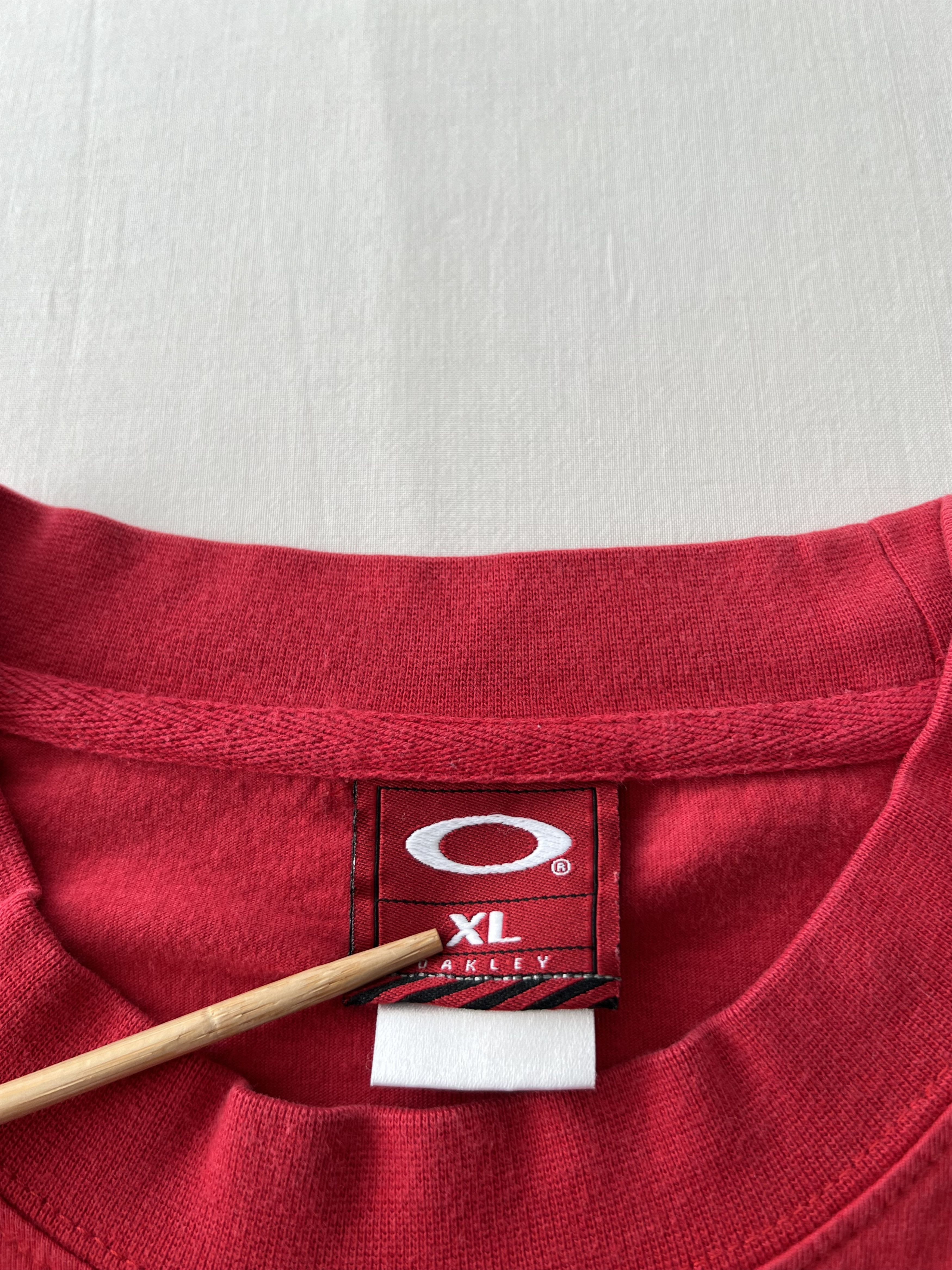 Oakley Vintage 90s Oakley Red T-shirt Size US XL / EU 56 / 4 - 15 Thumbnail