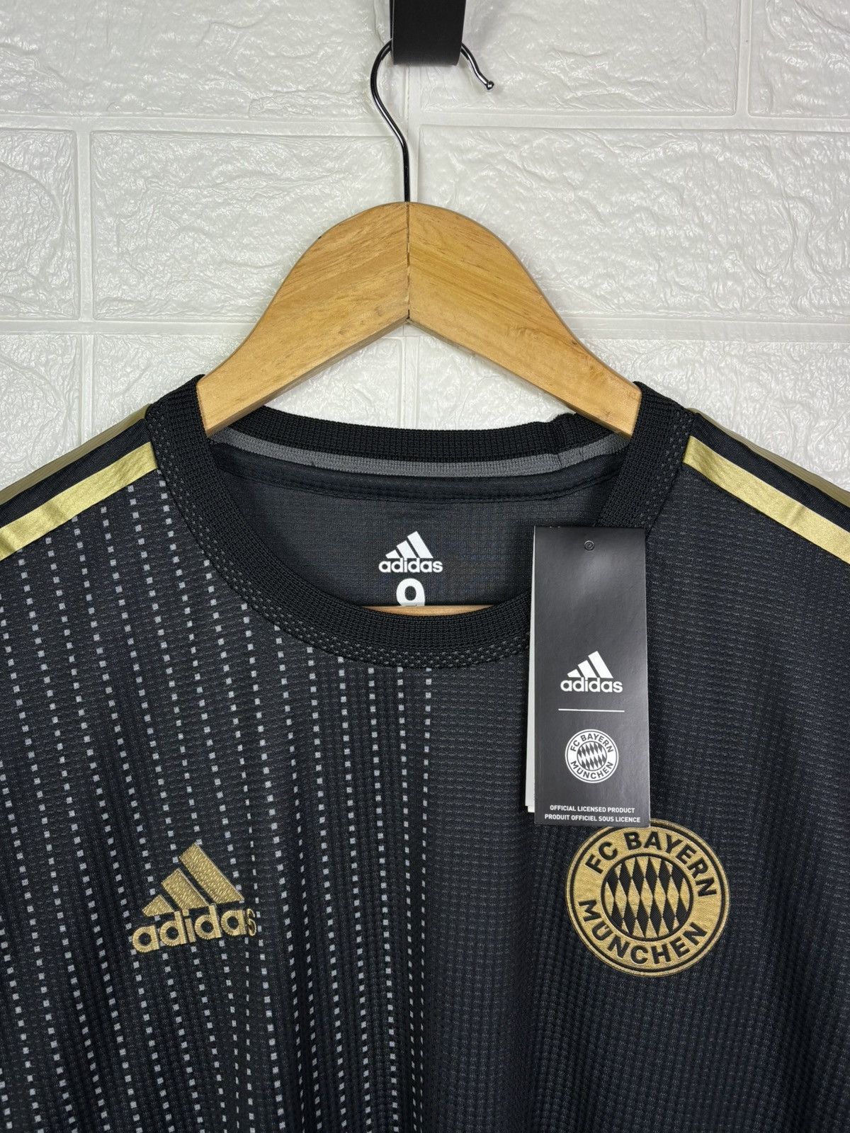 Adidas Bayern Munich 2021-2022 Away Player Issue Soccer Size 9 Size US L / EU 52-54 / 3 - 16 Thumbnail
