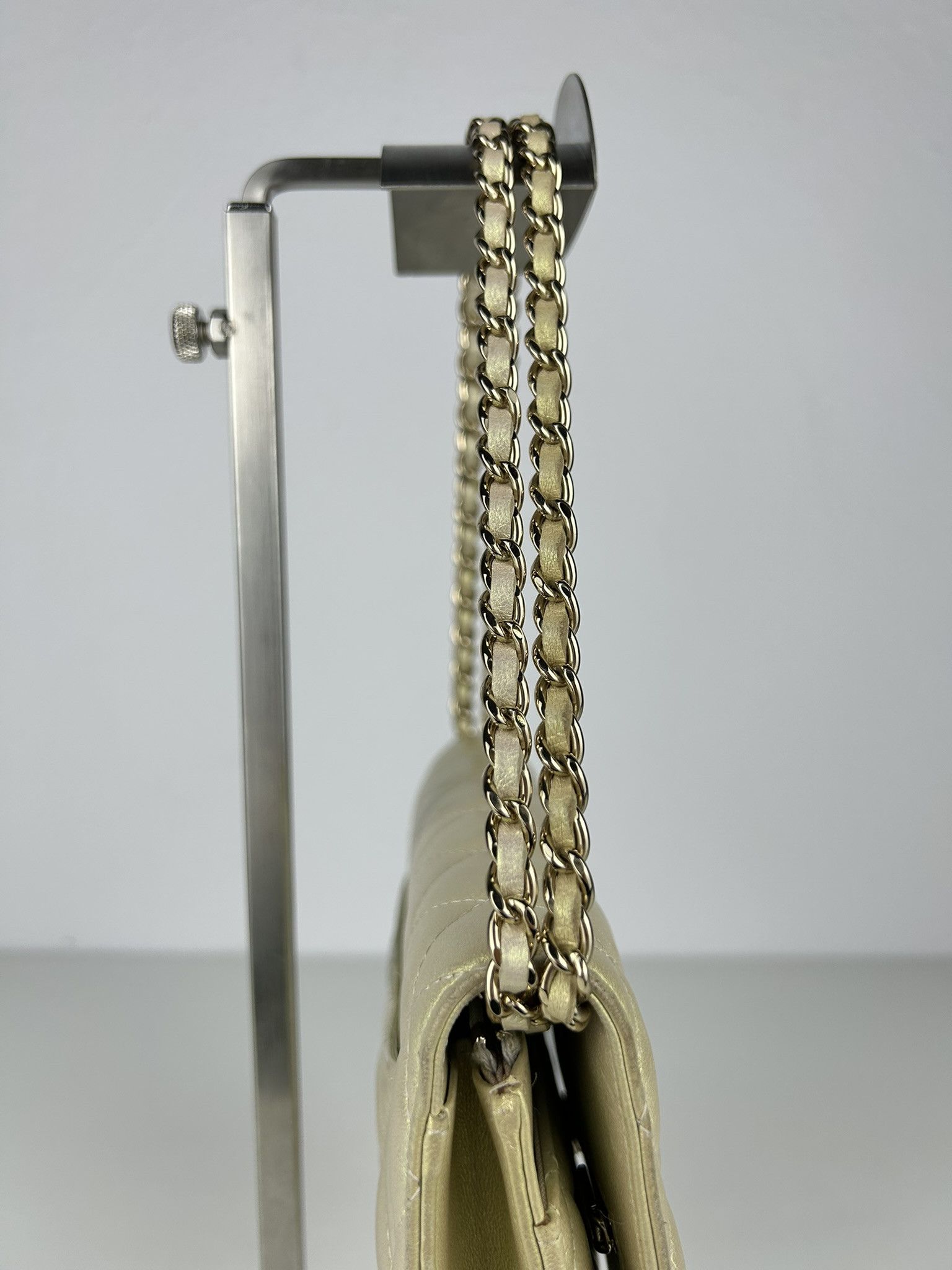 Chanel 2020 Chanel gold metallic matelasse wallet on chain Size ONE SIZE - 9 Thumbnail
