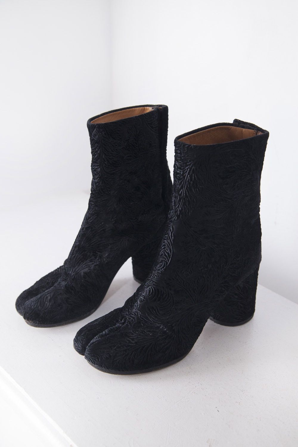 Maison Margiela 2014 velvet brocade tabi boots Size US 7 / IT 37 - 2 Thumbnail