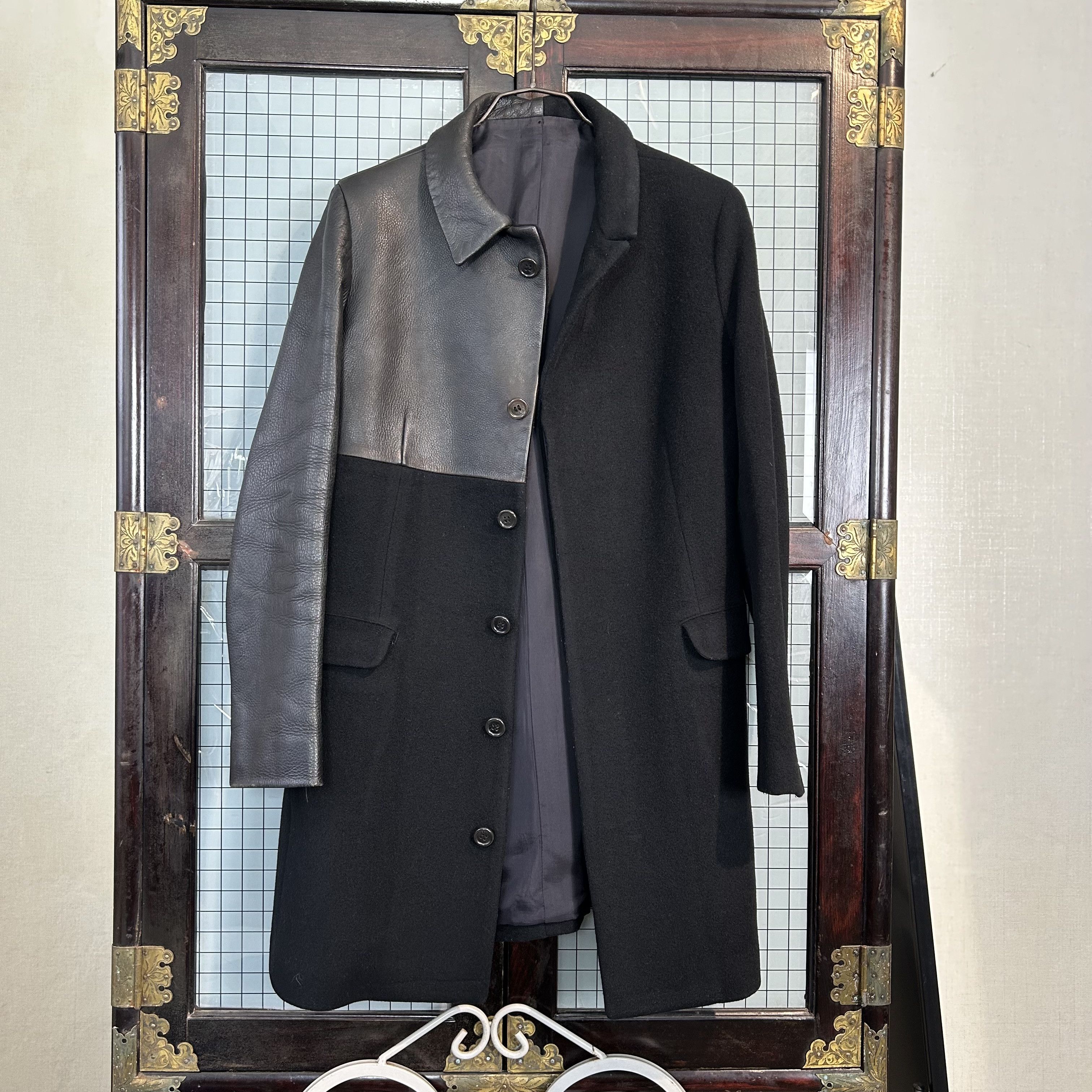 Yohji Yamamoto yohji yamamoto 02aw asymmetric leather pannel coat Size S / US 4 / IT 40 - 3 Thumbnail