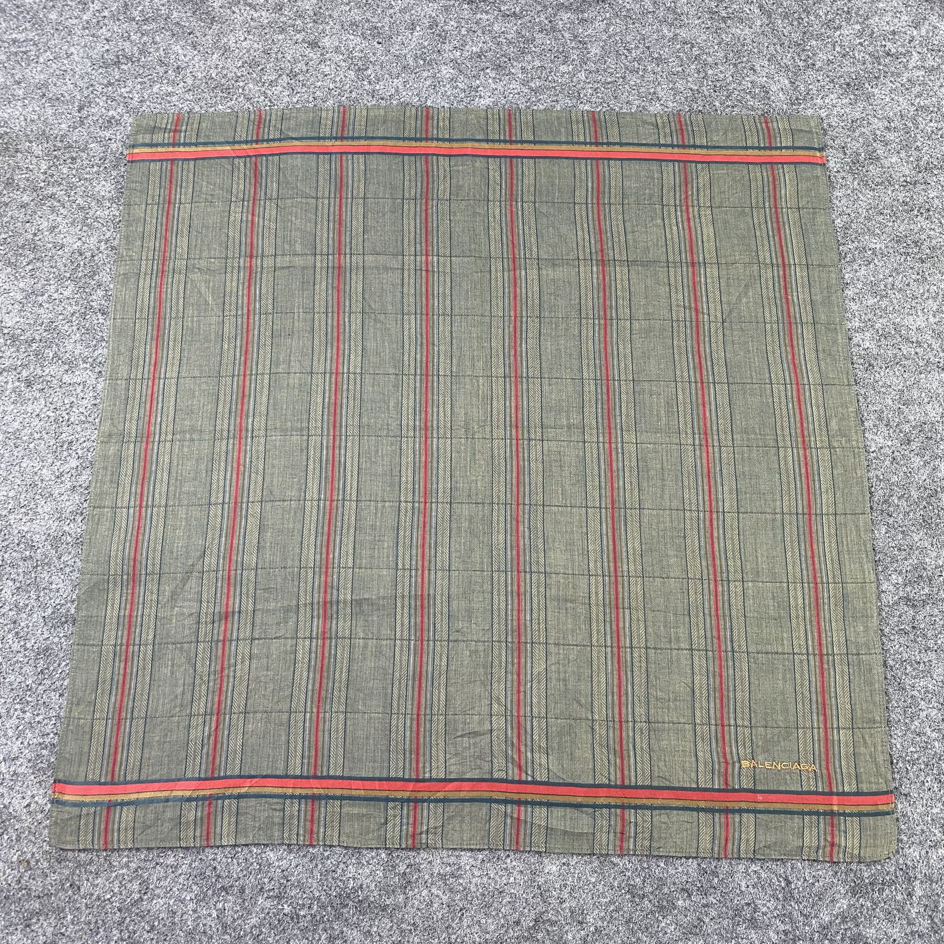 Designer Balenciaga Handkerchief / Bandana / Neckerchief-B1160 Size ONE SIZE - 3 Thumbnail