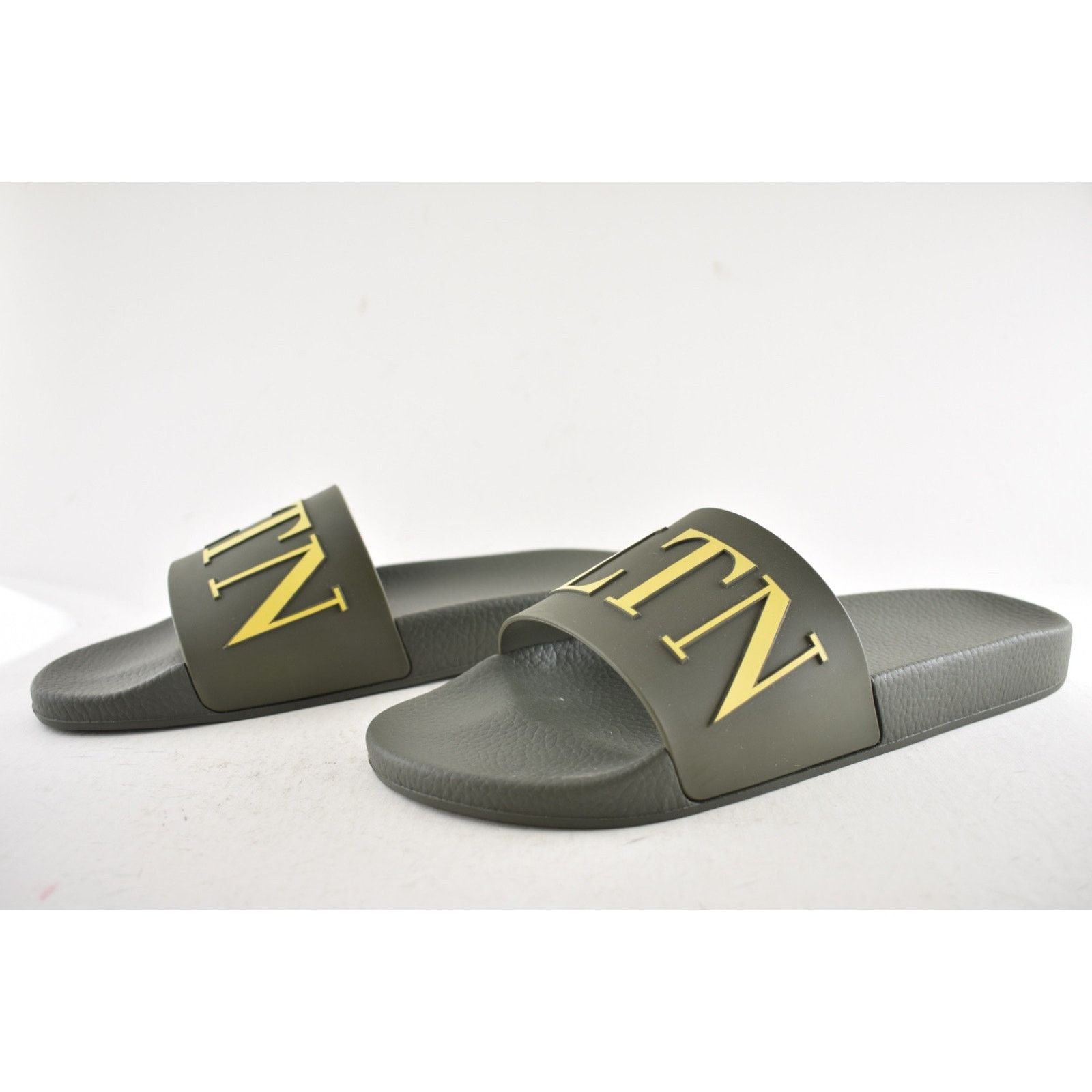 Valentino Valentino Garavani VLTN Green Yellow Rubber Pool Slide 44 11 Size US 11 / EU 44 - 9 Thumbnail