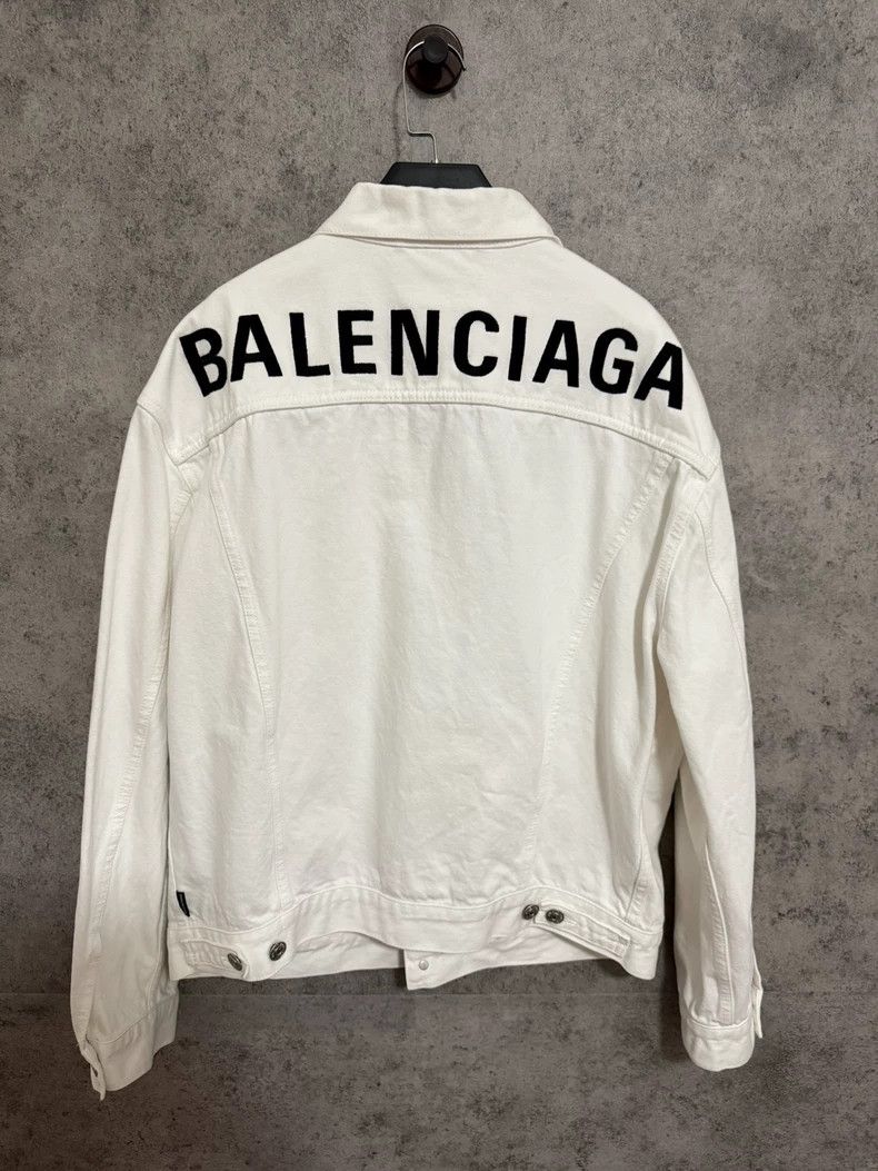 Balenciaga Balenciaga Back Letter Logo Washed Denim Jacket Size US S / EU 44-46 / 1 - 5 Thumbnail