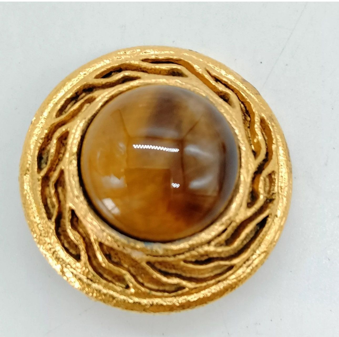 Chanel Chanel Earring Gold Whites Luxury Brand in Mint Condition Size ONE SIZE - 4 Thumbnail