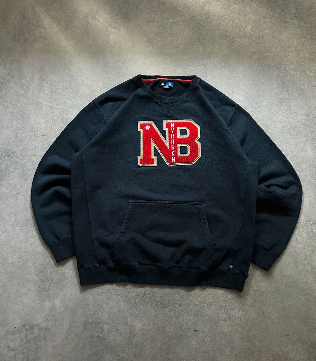 DC × Vintage Vintage Dc Shoes Skate x Nvrbkn big logo sweatshirt Size US XL / EU 56 / 4 - 1 Thumbnail