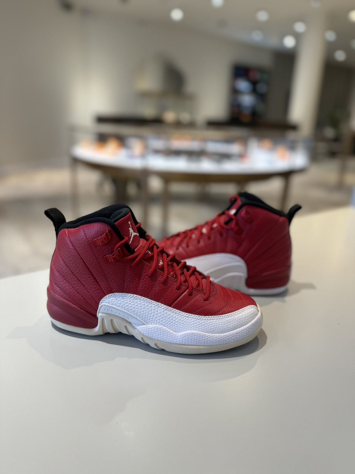 Jordan Brand Air Jordan 12 Retro Gym Red (GS) Size US 4.5 / IT 34.5 - 1 Thumbnail