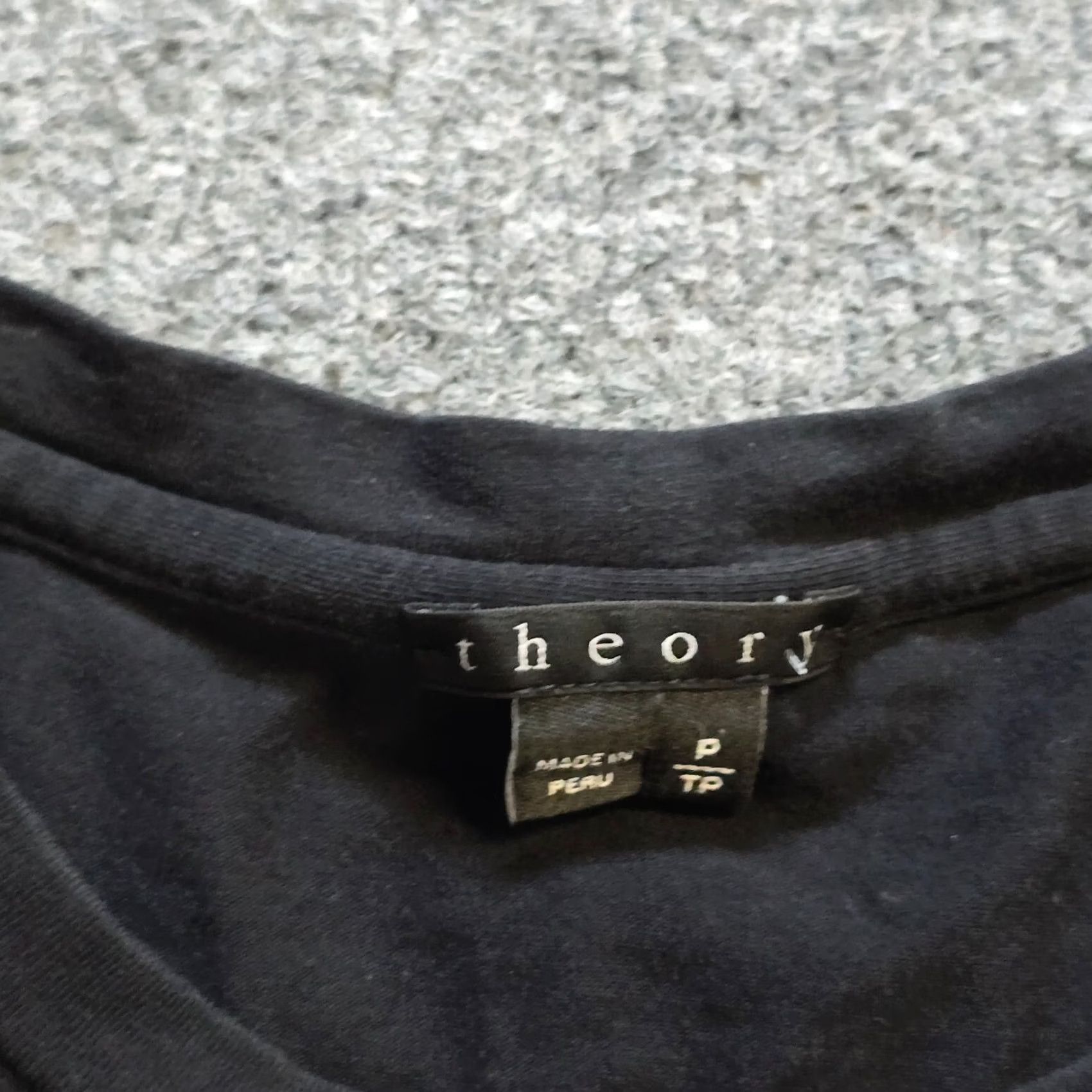 Theory Theory Top Womens Size P Black Vegan Leather Sleeve Crew Neck Capsule Basic Shirt Size S / US 4 / IT 40 - 4 Thumbnail