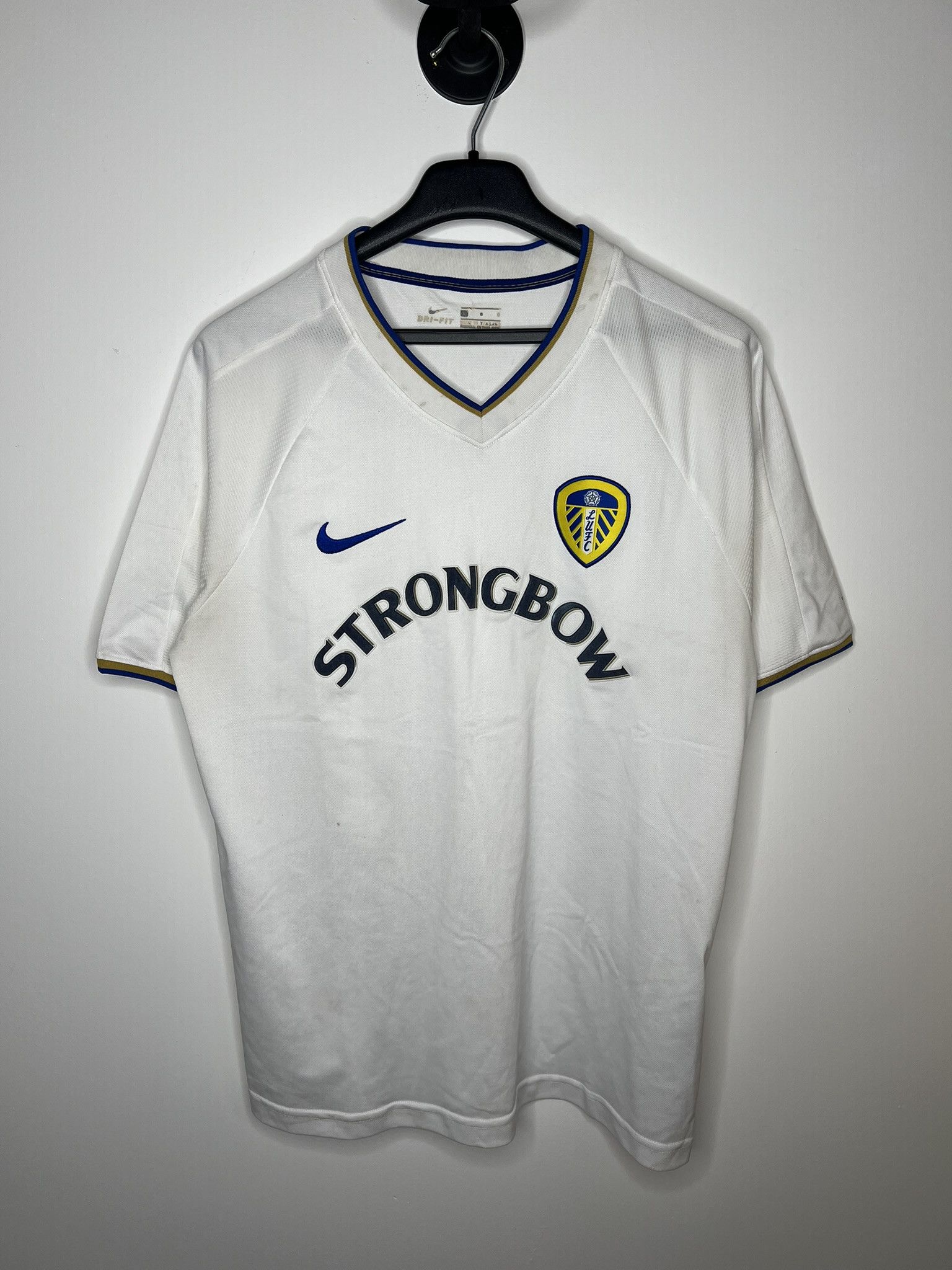 Nike LEEDS UNITED 2000 HOME RETRO REPLICA FOOTBAL SHIRT SOCCER Size US L / EU 52-54 / 3 - 1 Thumbnail