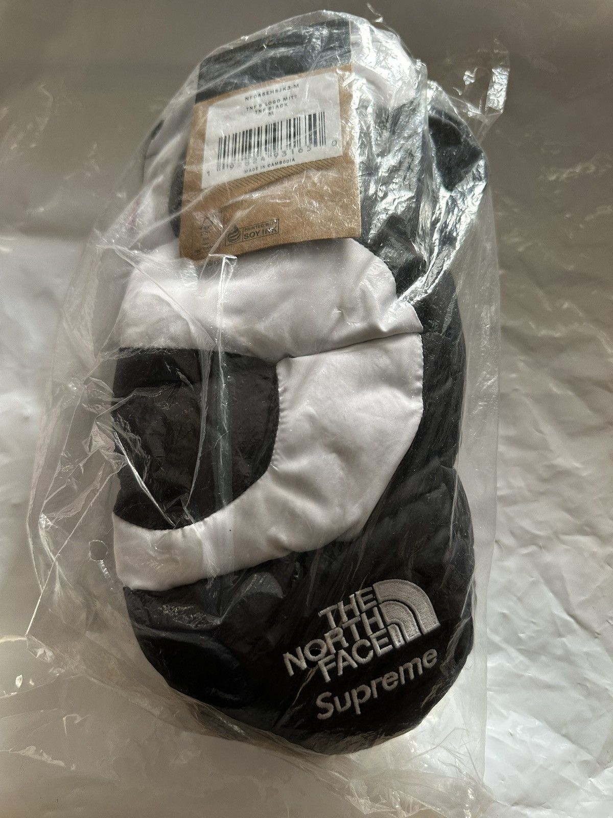 Supreme The North Face S Logo Nuptse Mitts Gloves Black - www.itsg