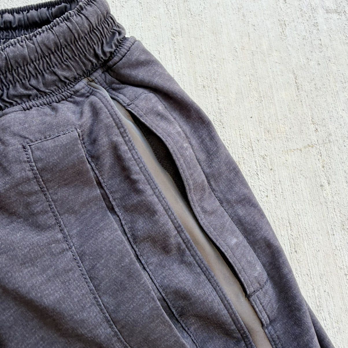 Lululemon Lululemon Pace Breaker Shorts Stretch Lined Black Medium Size US 32 / EU 48 - 4 Thumbnail