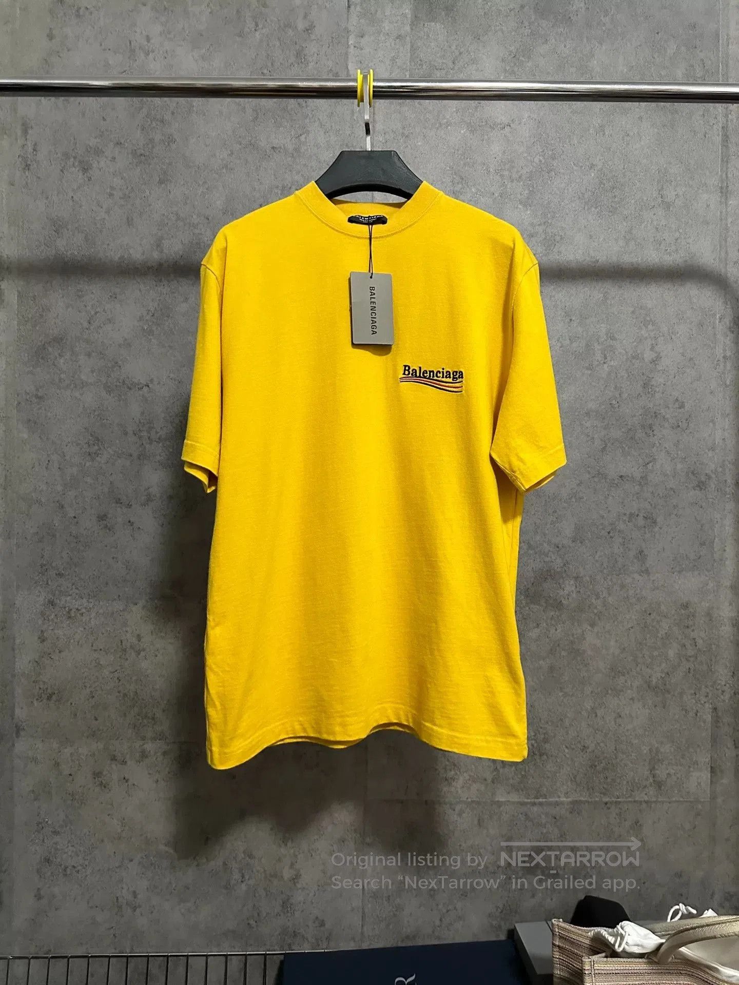 Balenciaga balenciaga yellow short sleeve t-shirt. Size US XXS / EU 40 - 1 Thumbnail