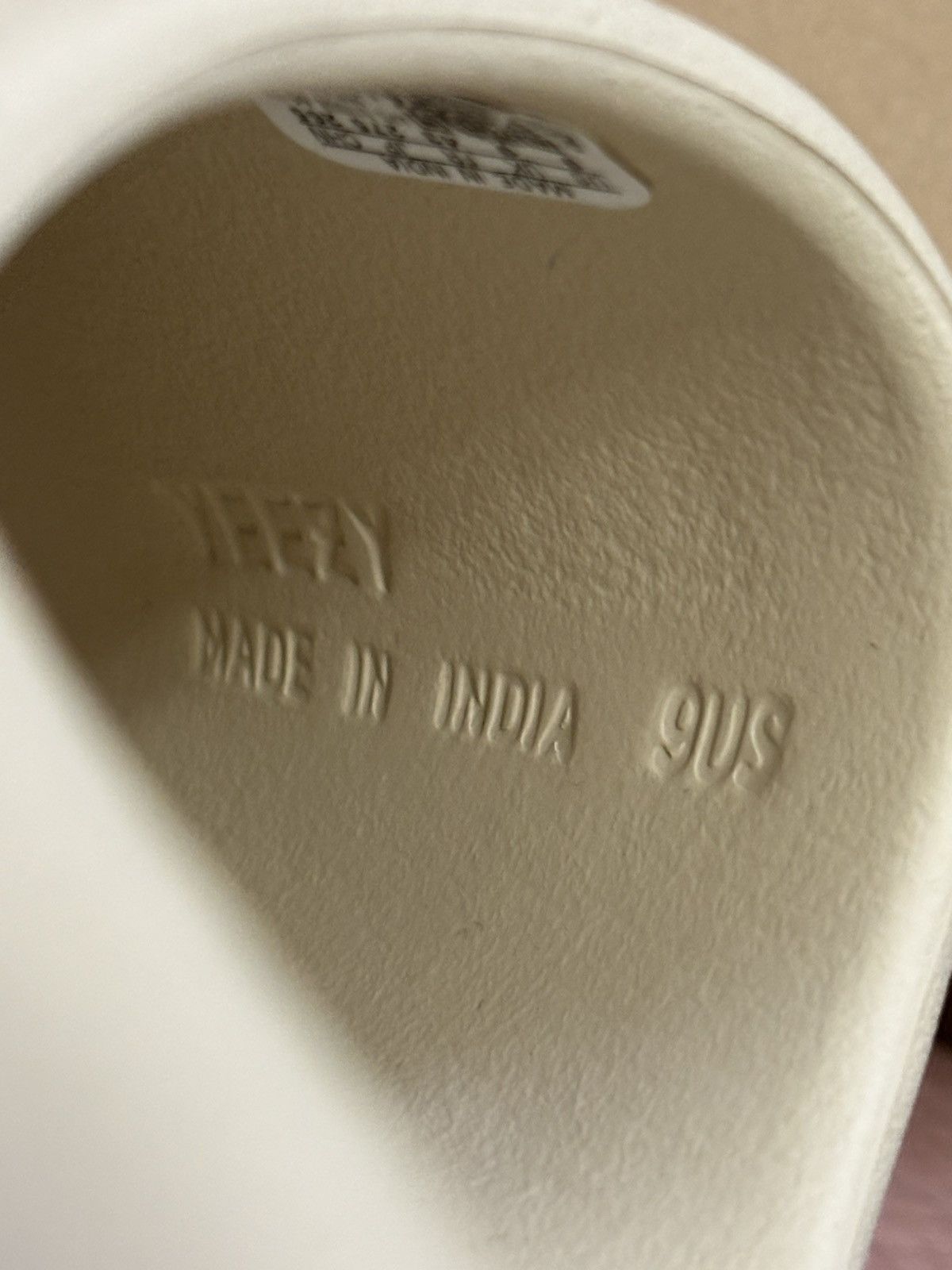 Yeezy Adidas Yeezy Slide Bone 2022/23 Restock Pair Size 9 Size US 9 / EU 42 - 5 Thumbnail