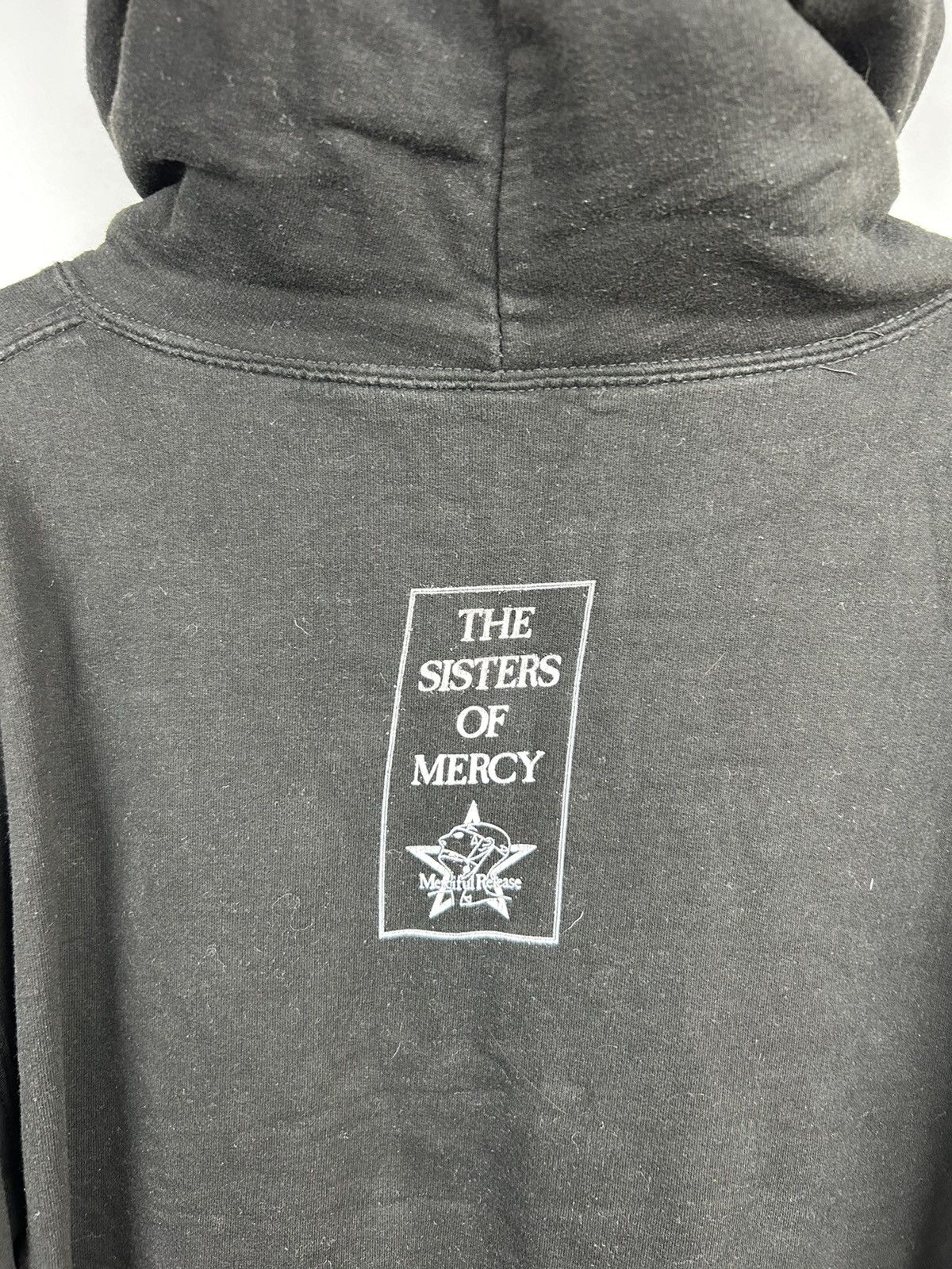Band Tees × Vintage The Sisters Of Mercy Hoodie Leeds England Size US L / EU 52-54 / 3 - 17 Thumbnail