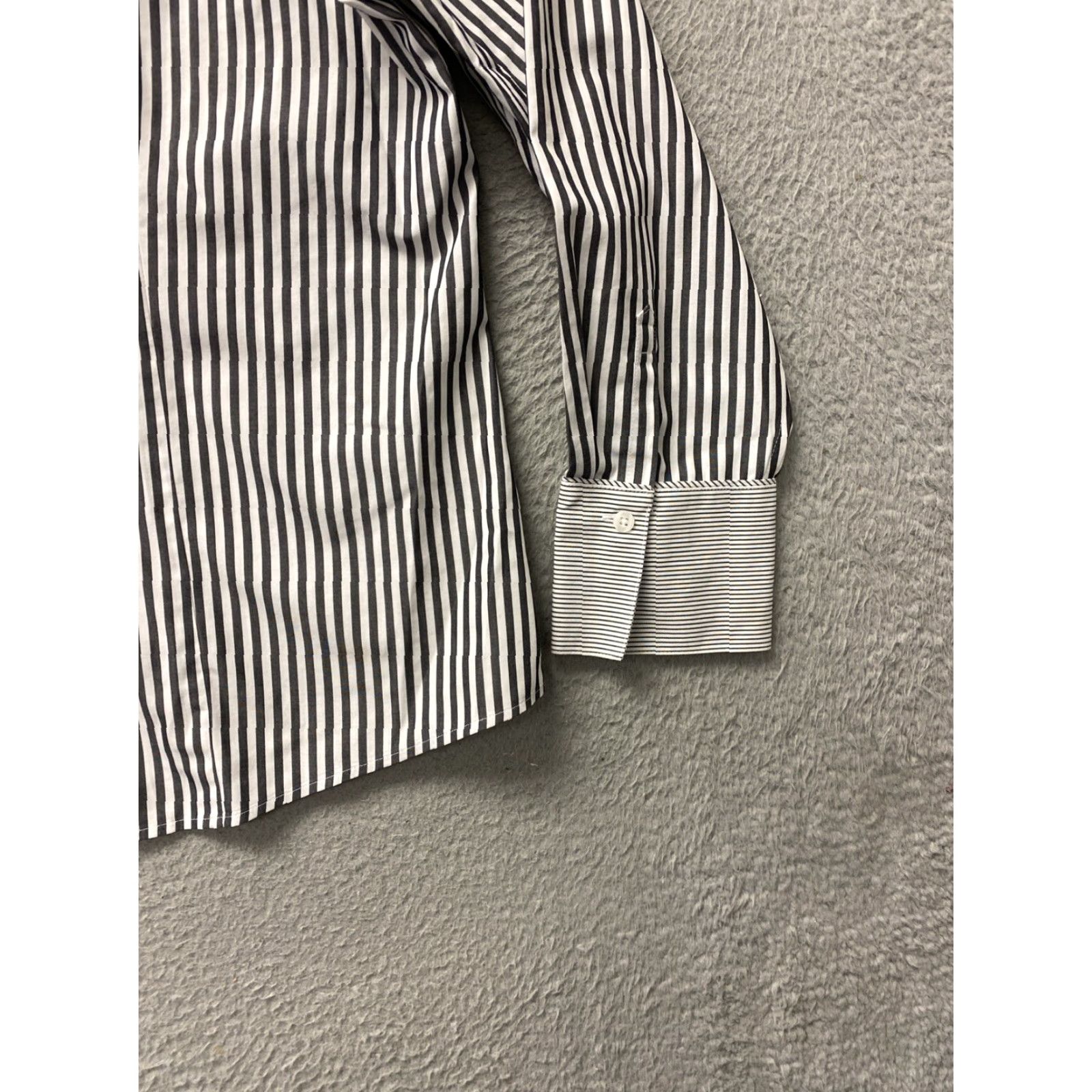Vintage Chico's Button-Up Shirt Women Size 2 Gray Striped Long Sleeve Casual Sleeve Non-Iron Wrinkle Resistant Size XS / US 0-2 / IT 36-38 - 2 Thumbnail