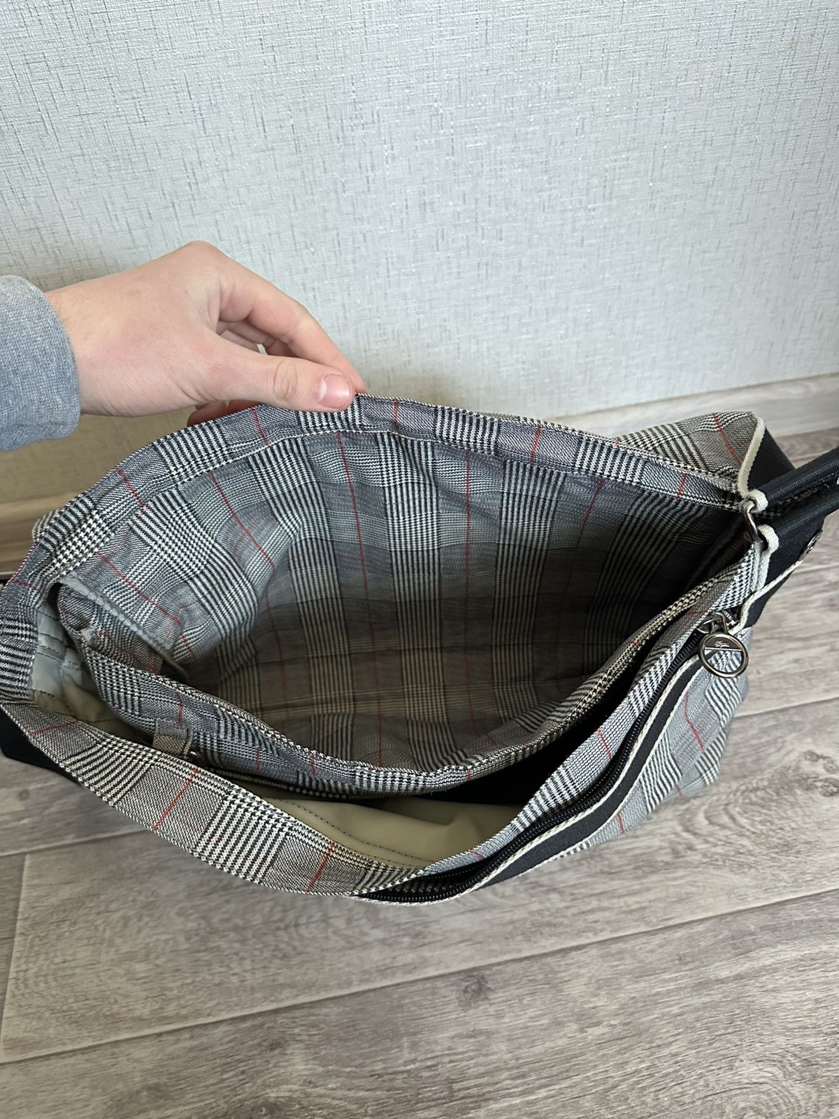 Lacoste × Vintage Vintage Lacoste Bag Laptop Rare Retro Grey Campus Size ONE SIZE - 16 Thumbnail