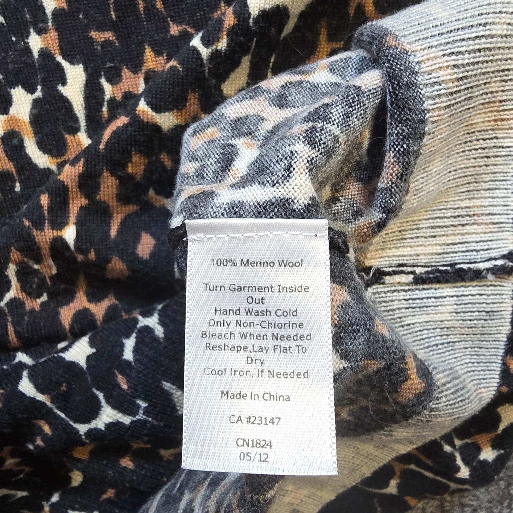 Talbots Talbots Sweater Women PM Black Merino Wool Leopard Long Sleeve Casual Pullover Size M / US 6-8 / IT 42-44 - 7 Thumbnail