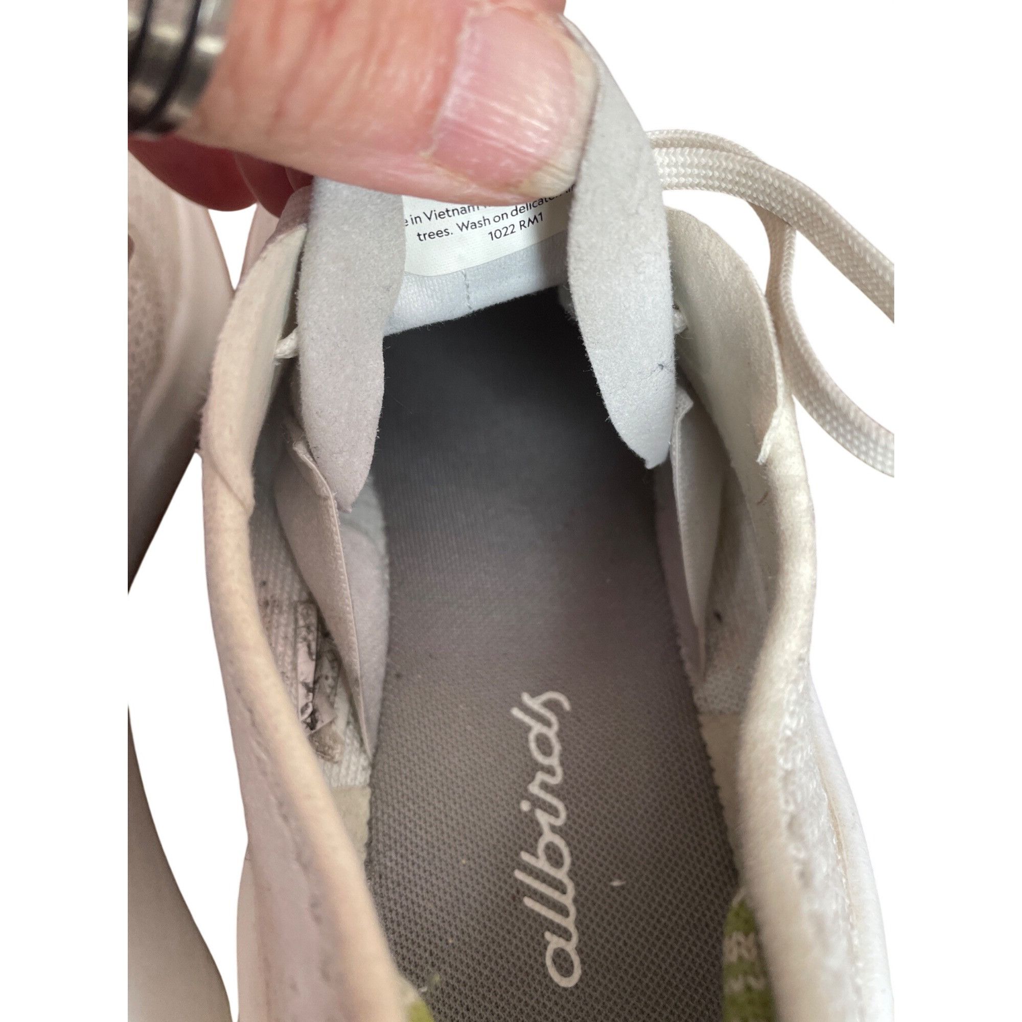 Allbirds Allbirds wms white low top comfort walking sneakers sz 7W SK Size US 7 / IT 37 - 8 Thumbnail
