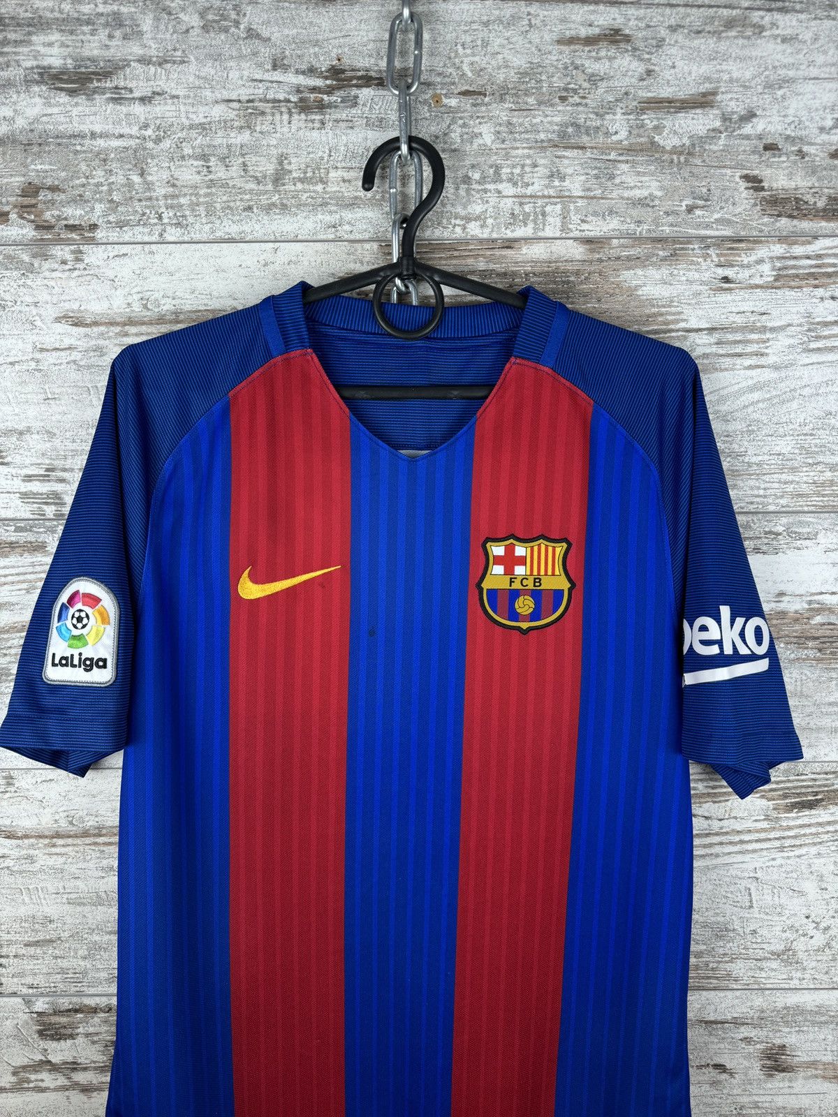 Nike Mens Vintage Nike FC Barcelona T-shirt soccer jersey y2k Size US M / EU 48-50 / 2 - 3 Thumbnail