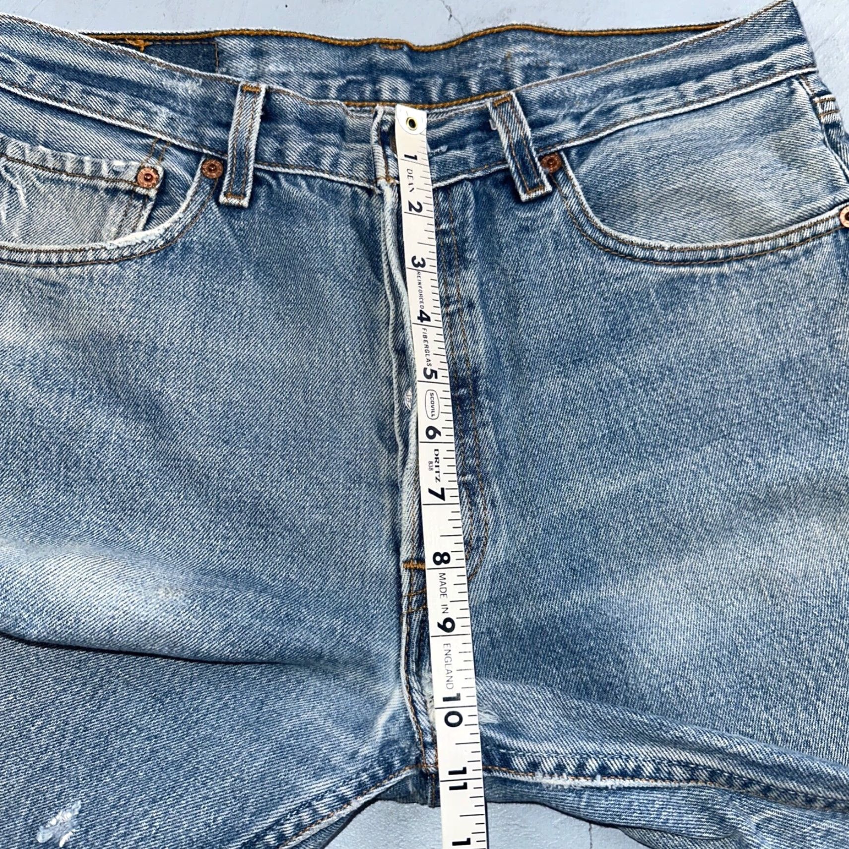 Levi's VINTAGE Levi's 501 Jeans Straight 90s USA Mens Blue Light Wash 33x32 501 Series Regular Denim Cotton-Blend Not-Available? Size US 33 - 6 Thumbnail