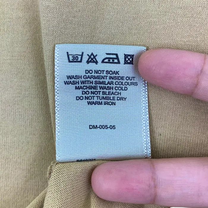 Burberry BURBERRY LONDON NOVA CHECKS Shoulder Patch Tee Shirt Size US M / EU 48-50 / 2 - 7 Thumbnail
