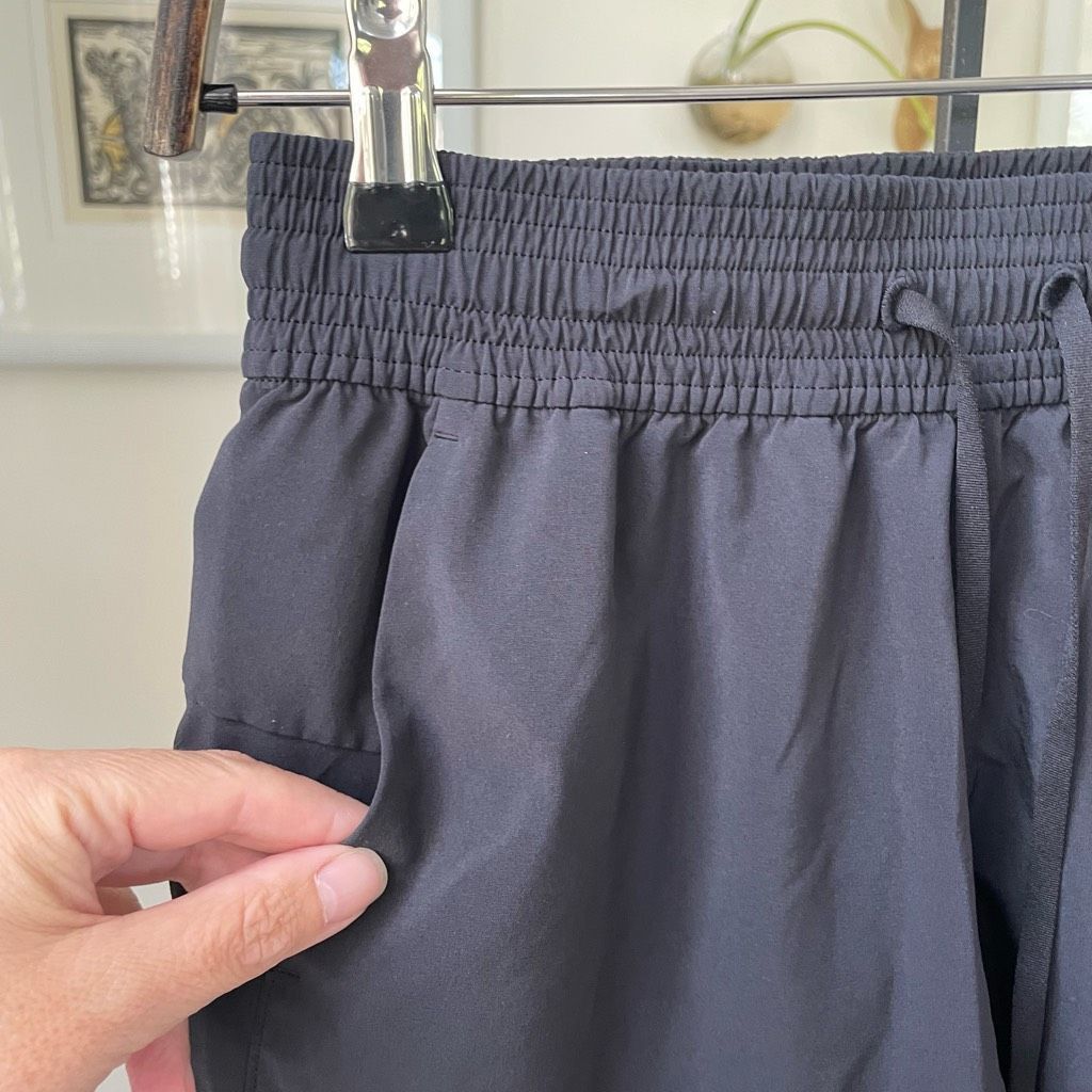 Lululemon Lululemon Spring Break Away Short 4-way Stretch 3" Inseam Bl Size 27" / US 4 / IT 40 - 3 Thumbnail