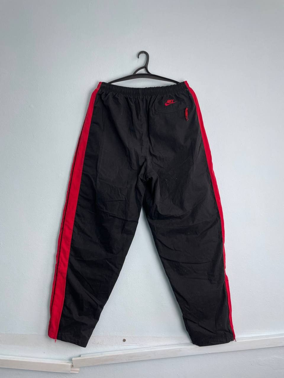 Jordan Brand × Nike 90s Vintage Nike Jordan Rare Tracksuit Pants Black / Red Size US 32 / EU 48 - 2 Thumbnail
