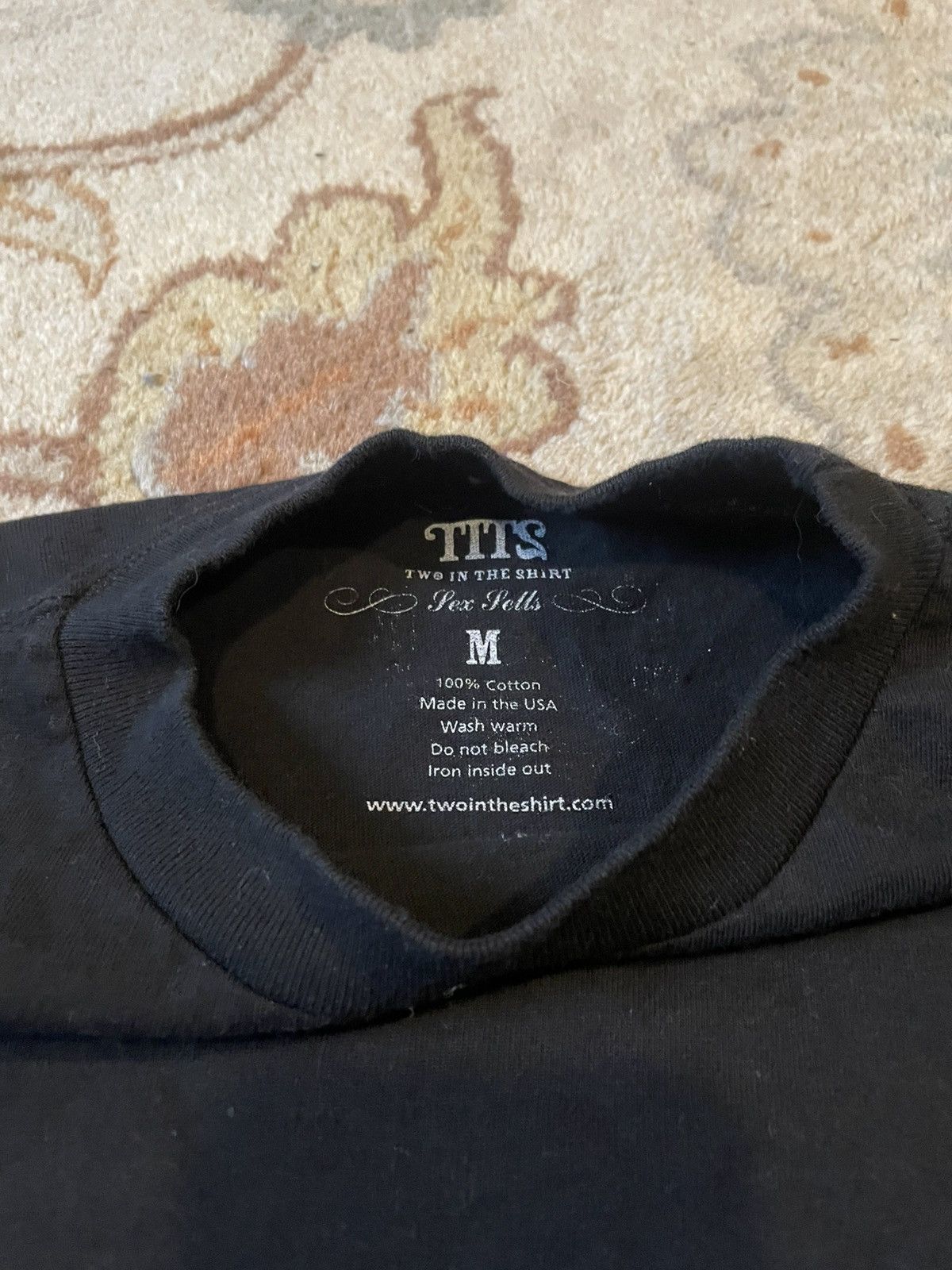 Two In The Shirt Two in the Shirt black tee Size US M / EU 48-50 / 2 - 3 Thumbnail