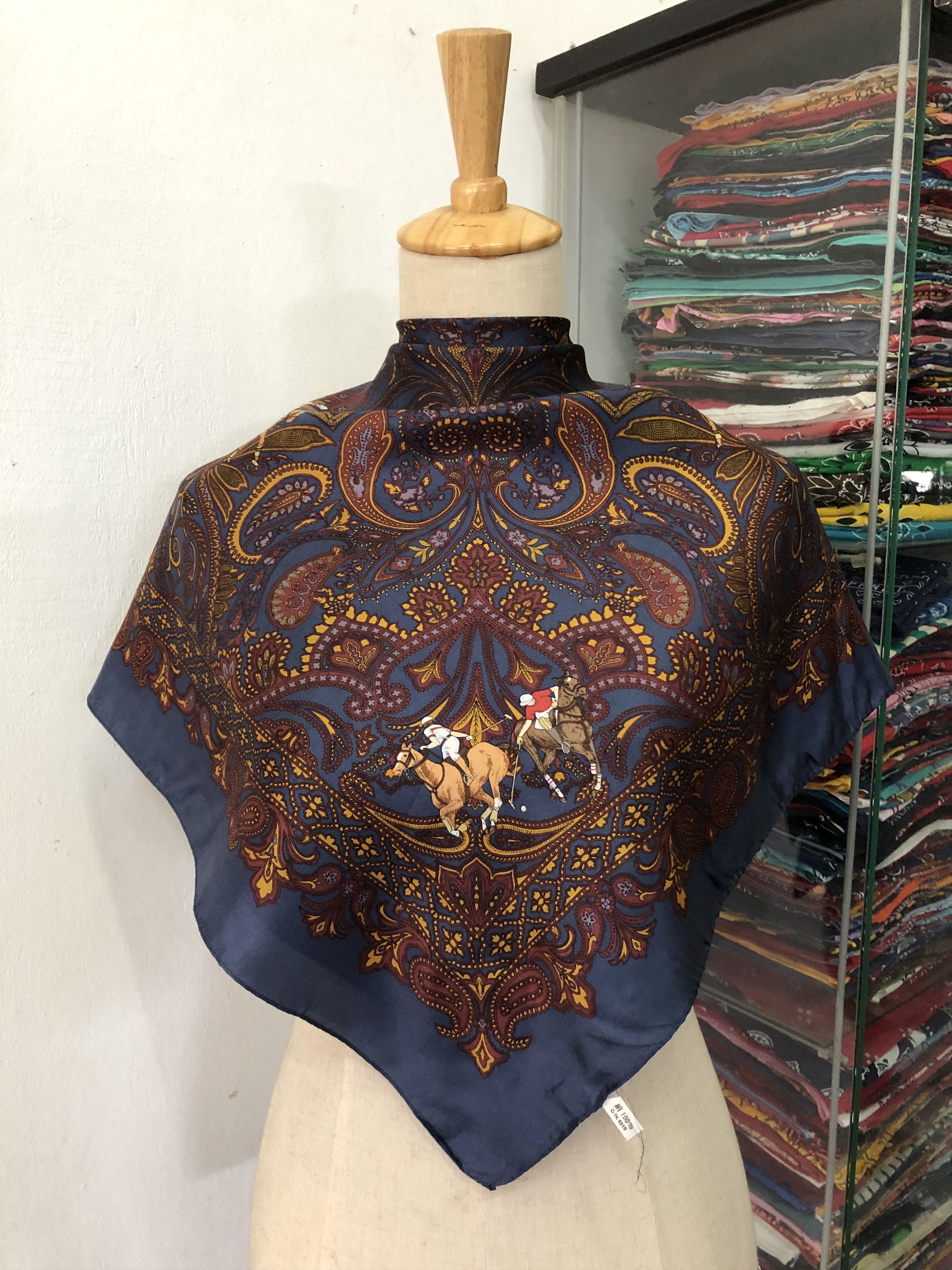 Vintage Vintage Silk Scarf Size ONE SIZE - 1 Thumbnail