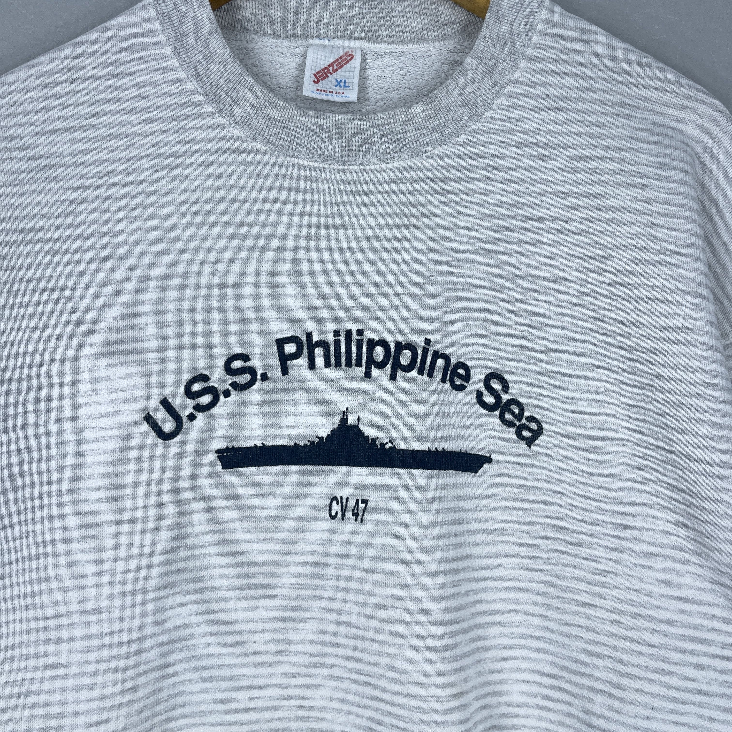 Vintage Vintage 90's CV - 47 USS America Navy Printed Sweatshirt Size US L / EU 52-54 / 3 - 2 Thumbnail