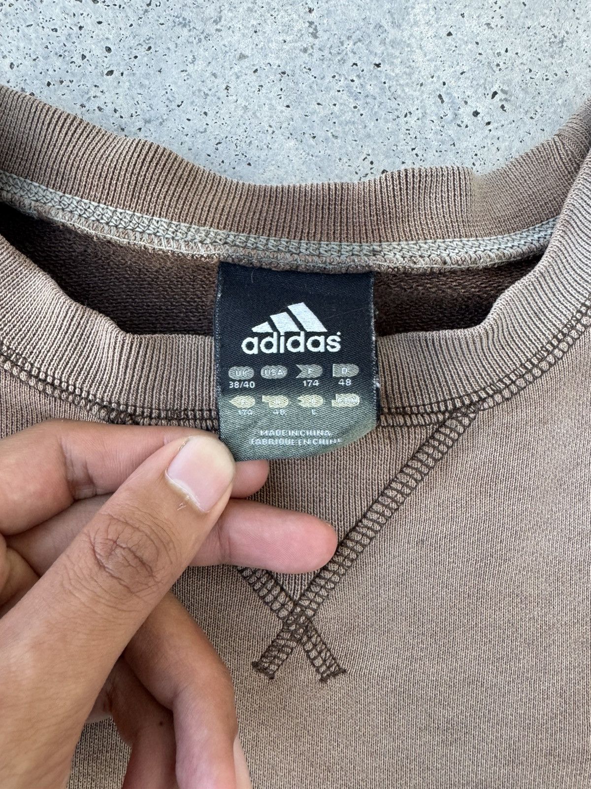 Adidas Distressed Vintage Y2K Sun Faded Adidas Crewneck Size US M / EU 48-50 / 2 - 5 Thumbnail