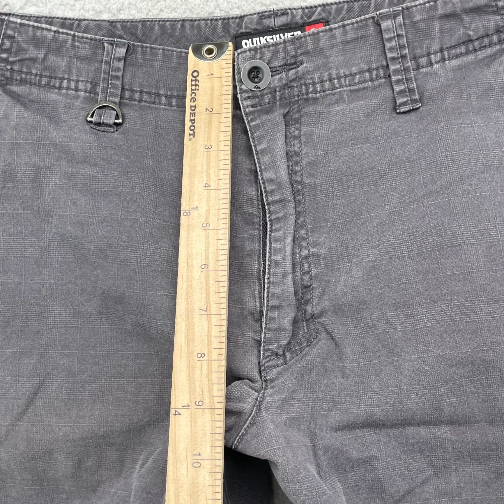 VINTAGE Quiksilver Shorts Men 32 Gray Surf Skater Performance Grunge Outdoor Pants Casual