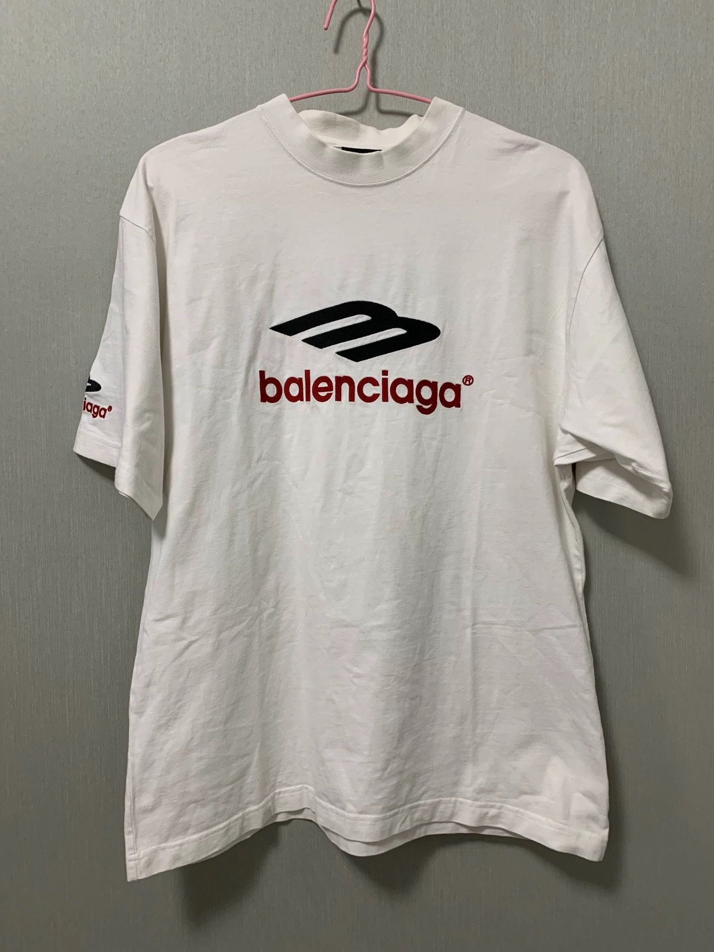 Balenciaga Balenciaga FW23 Logo Embroidered Round Neck Short Sleeve Off Shoulder Sleeve T-shirt Size US S / EU 44-46 / 1 - 1 Thumbnail