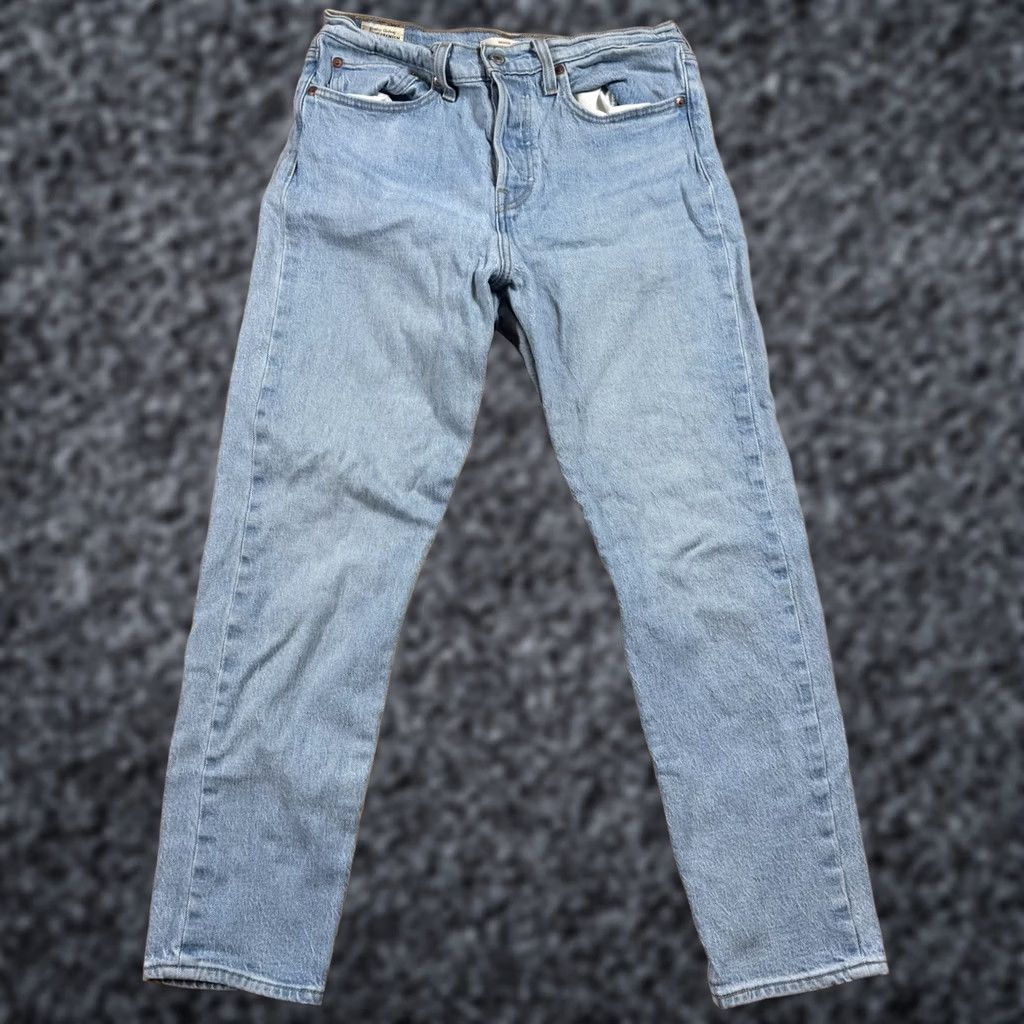 Levi's Levi’s Signature Series Jeans Mens 30x28 Light Wash Straight Jeans 30 Mens Blue Inseam 28 Size US 30 / EU 46 - 1 Thumbnail