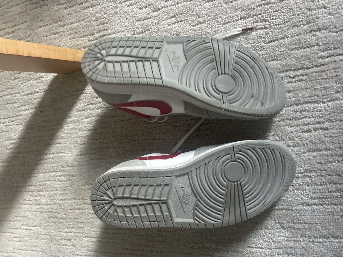 Jordan Brand Jordan 1 low se Light smoke grey Gym red Size US 10.5 / EU 43-44 - 7 Thumbnail