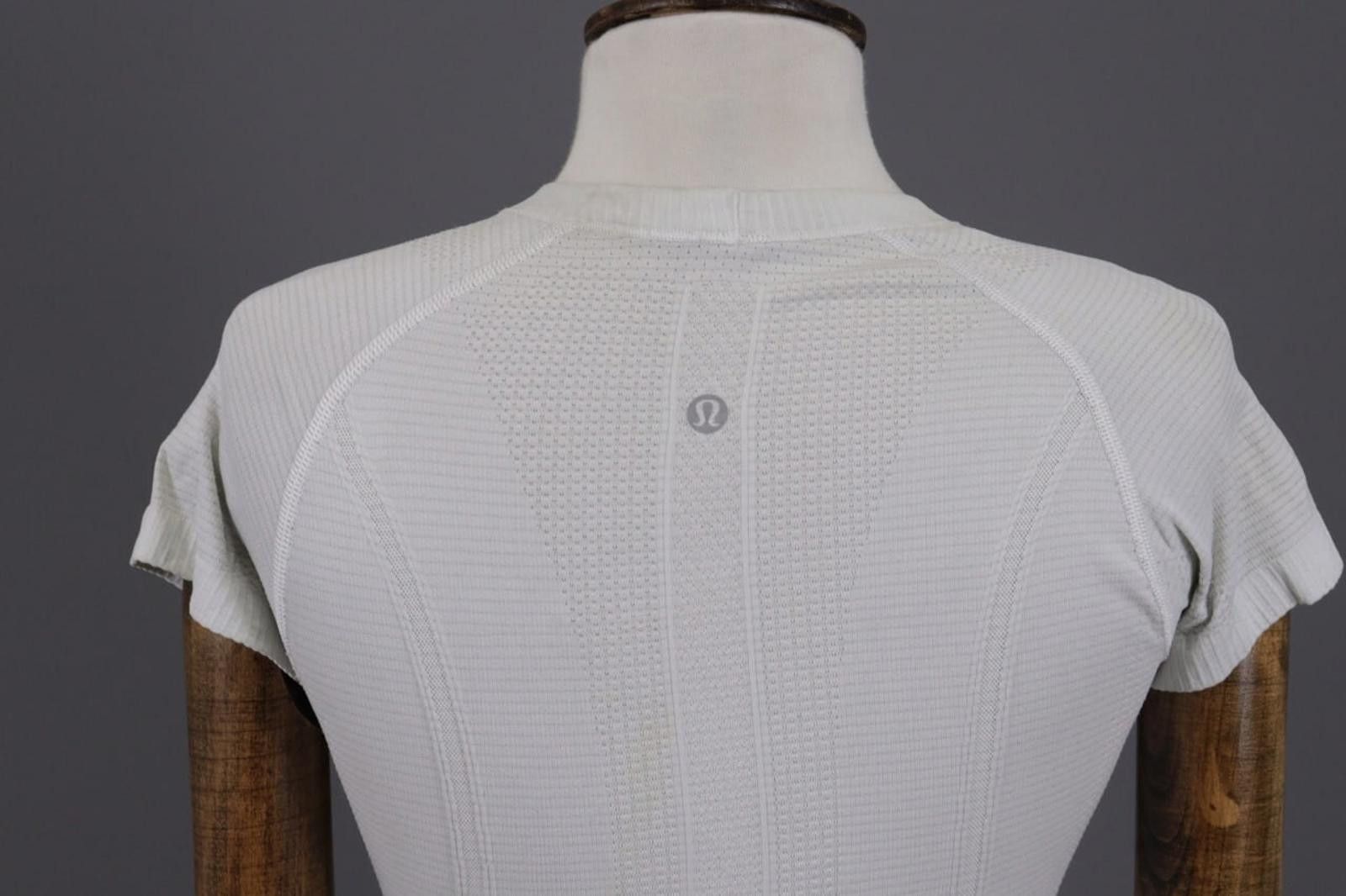 Lululemon Lululemon Athletica White Top Pullover Shirt Size 4 Size S / US 4 / IT 40 - 10 Thumbnail