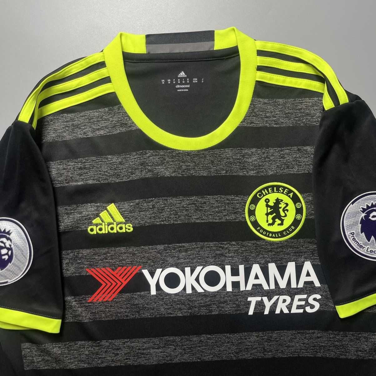 Adidas CHELSEA ADIDAS 2016/2017 FOOTBALL AWAY JERSEY #10 HAZARD Size US M / EU 48-50 / 2 - 4 Thumbnail