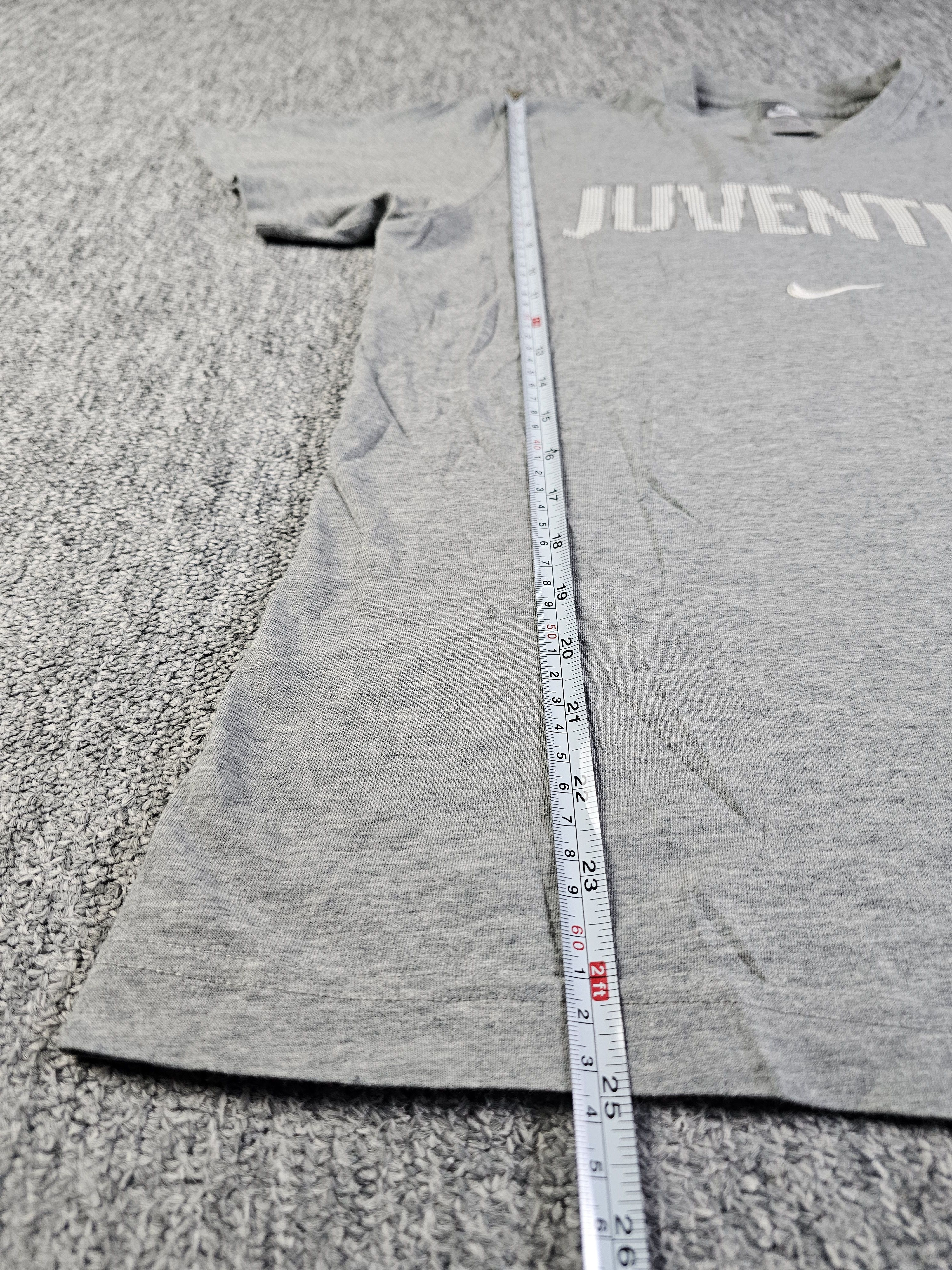 Nike Nike Juventus 2009/10 Serie A Graphic Logo Tee Gray Men M Size US M / EU 48-50 / 2 - 11 Thumbnail