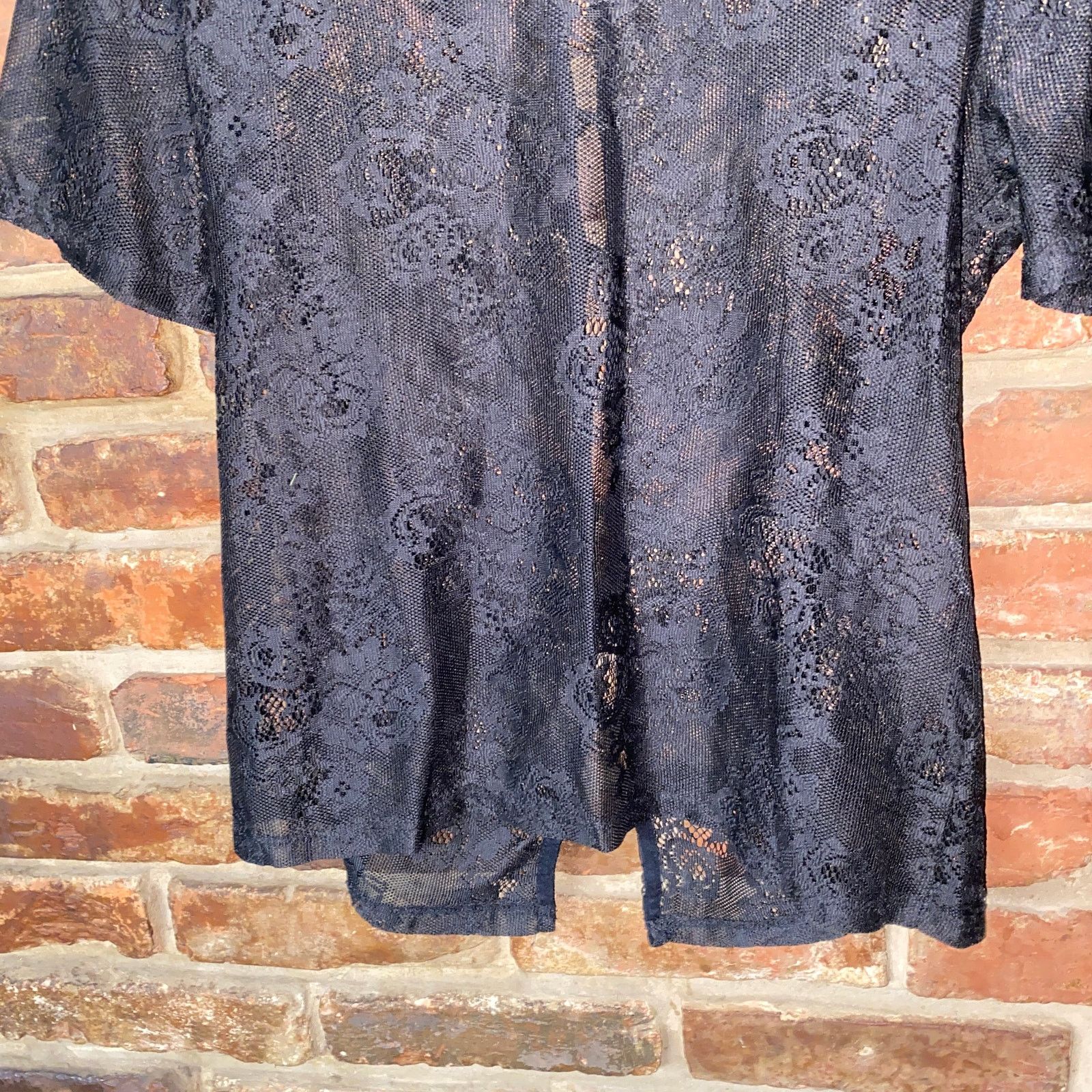 Warehouse Warehouse Sheer Black Lace Button-Back Peplum Top 8 Size M / US 6-8 / IT 42-44 - 4 Thumbnail