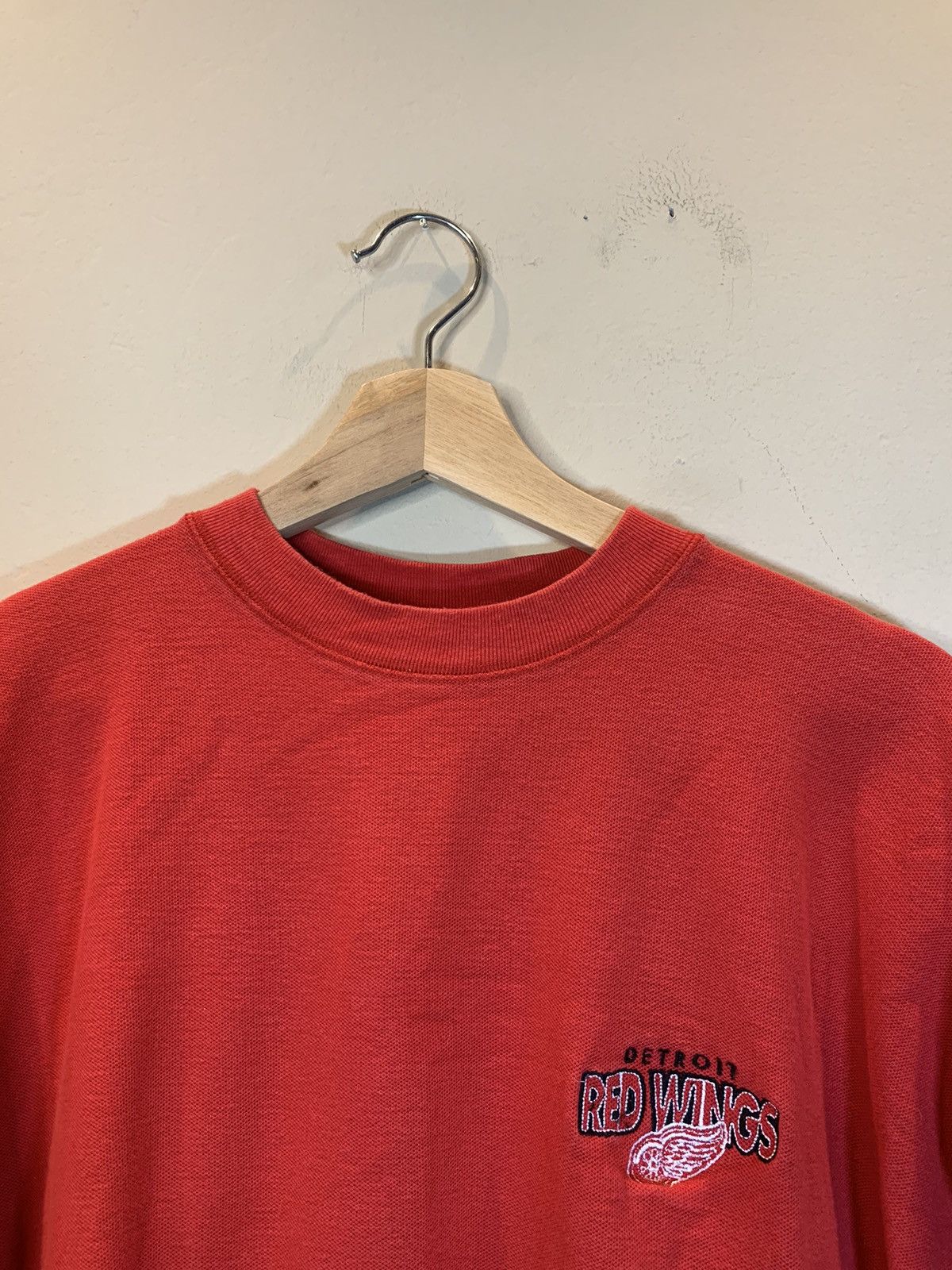 NHL × Vintage *RARE* Vintage Detroit Red Wings NHL Hockey Knit T-Shirt XL Size US XL / EU 56 / 4 - 2 Thumbnail