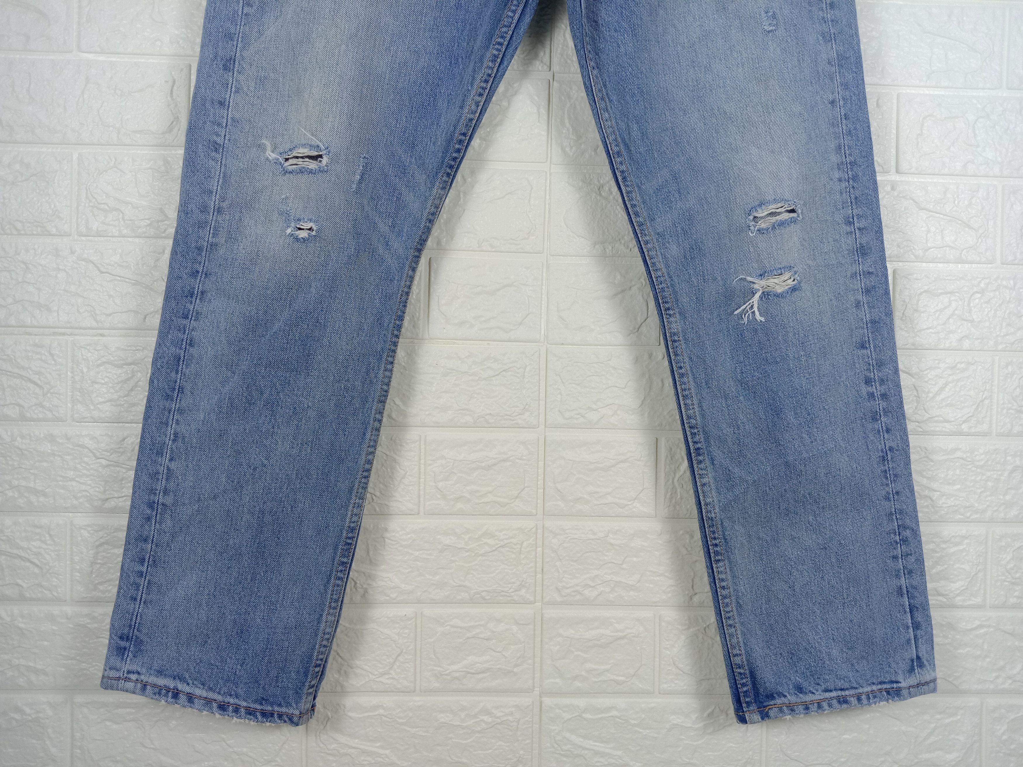 Levi's Vintage Levi's 505 Orange Tab Jeans Light Wash Ripped Denim Size US 30 / EU 46 - 4 Thumbnail