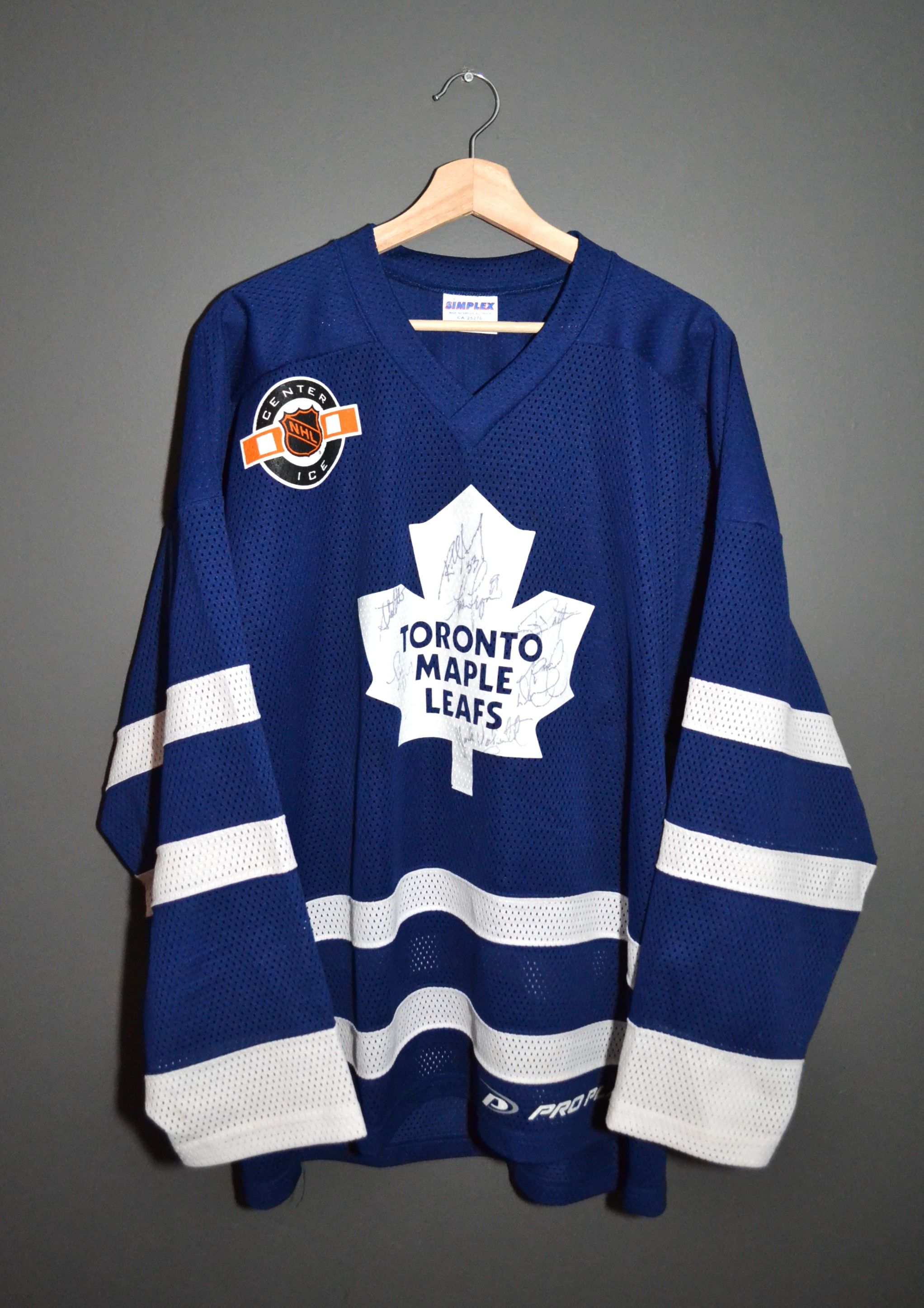 Other Toronto Maple Leafs Practice Jersey L Simplex Signed Canada Size US L / EU 52-54 / 3 - 2 Thumbnail