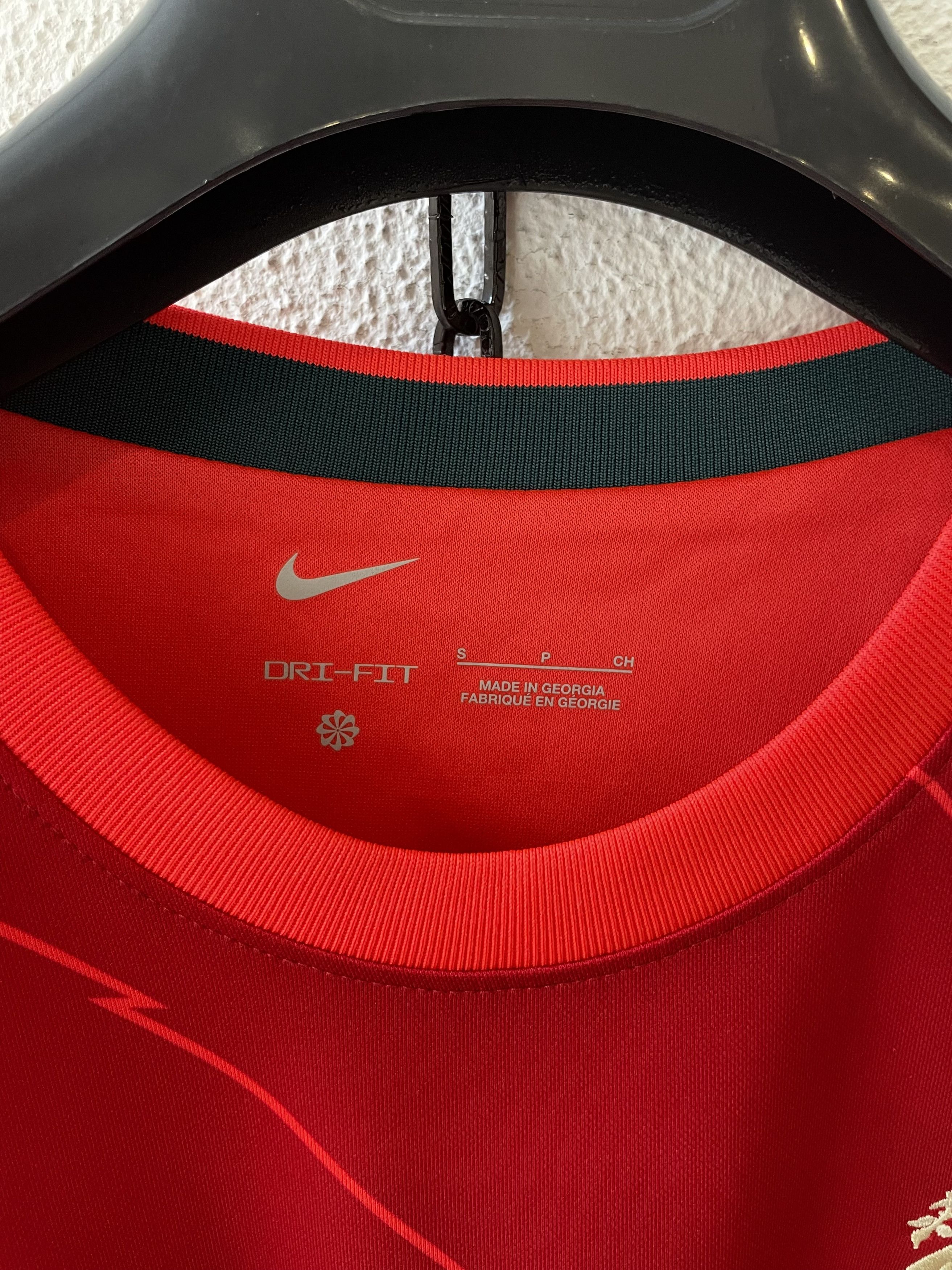 Nike Liverpool Nike Men's Red Football Home Jersey Size S Size US S / EU 44-46 / 1 - 5 Thumbnail
