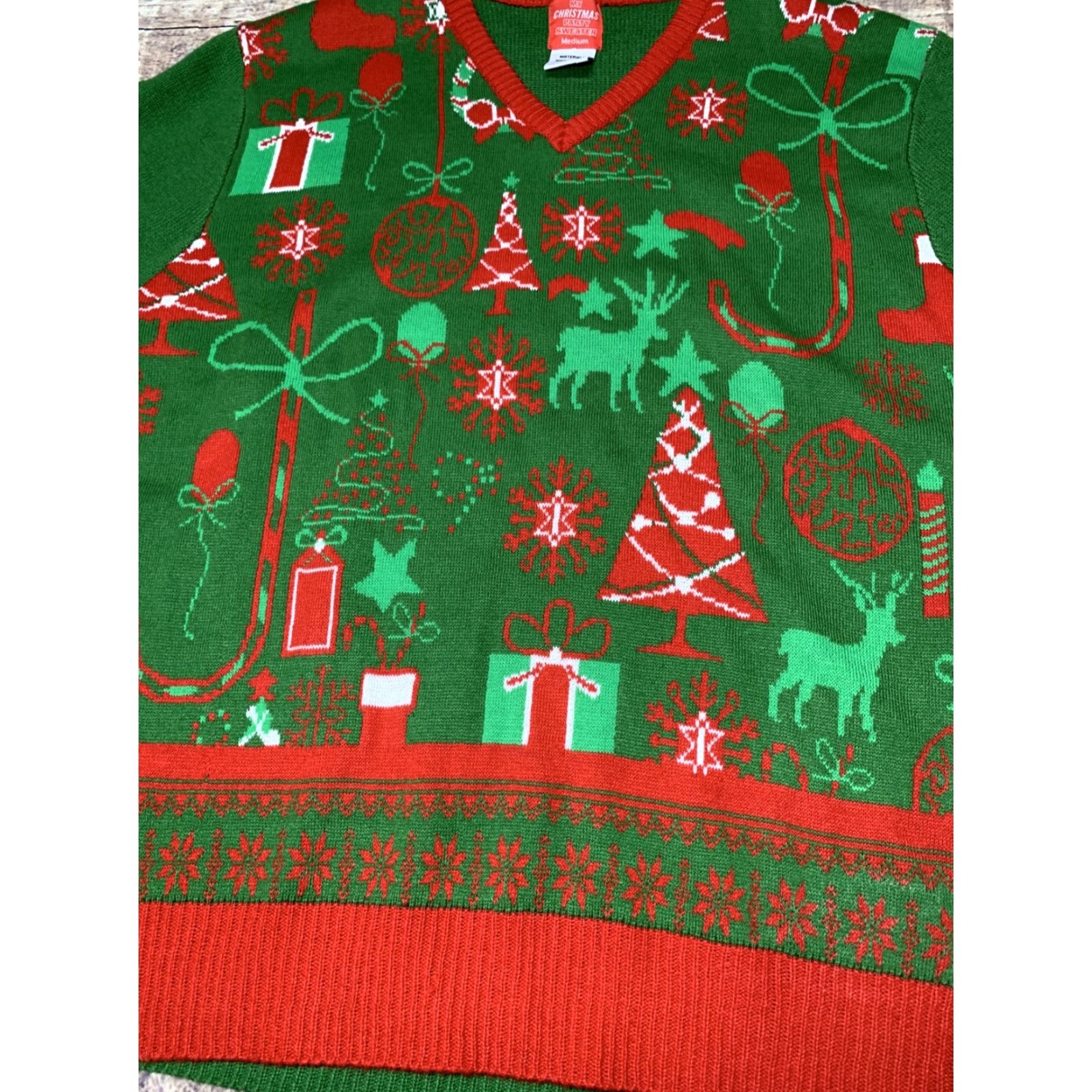 Vintage Ugly Christmas Sweater Shirt Unisex Adults Medium Red Green White Tree Ornament Snow Flakes V-Neck Long Sleeve Pullover Acrylic Vintage No N/A Size M / US 6-8 / IT 42-44 - 3 Thumbnail