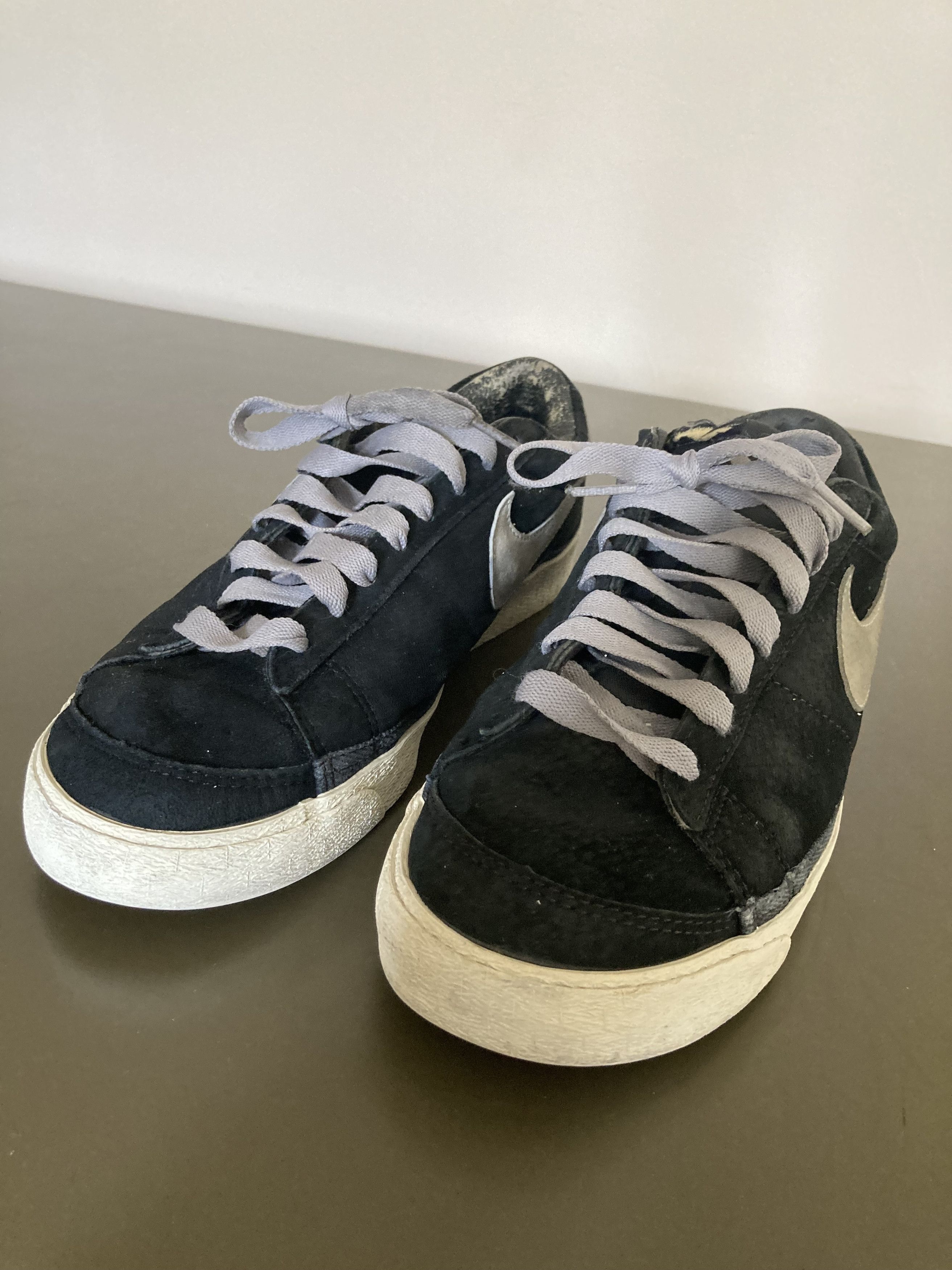 Nike Vintage. Nike Blazer Lo. Black/White from 2002. US10 Size US 10 / EU 43 - 1 Thumbnail