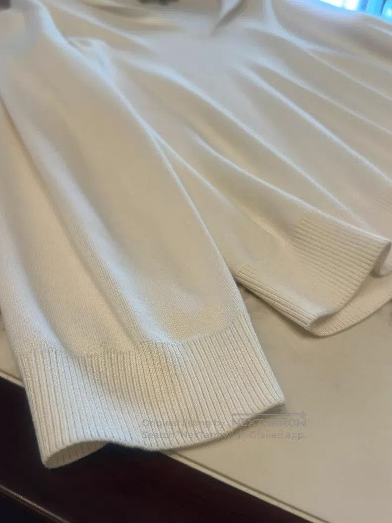 Loro Piana Loro Piana White V-Neck Knit Top Size S / US 4 / IT 40 - 5 Thumbnail
