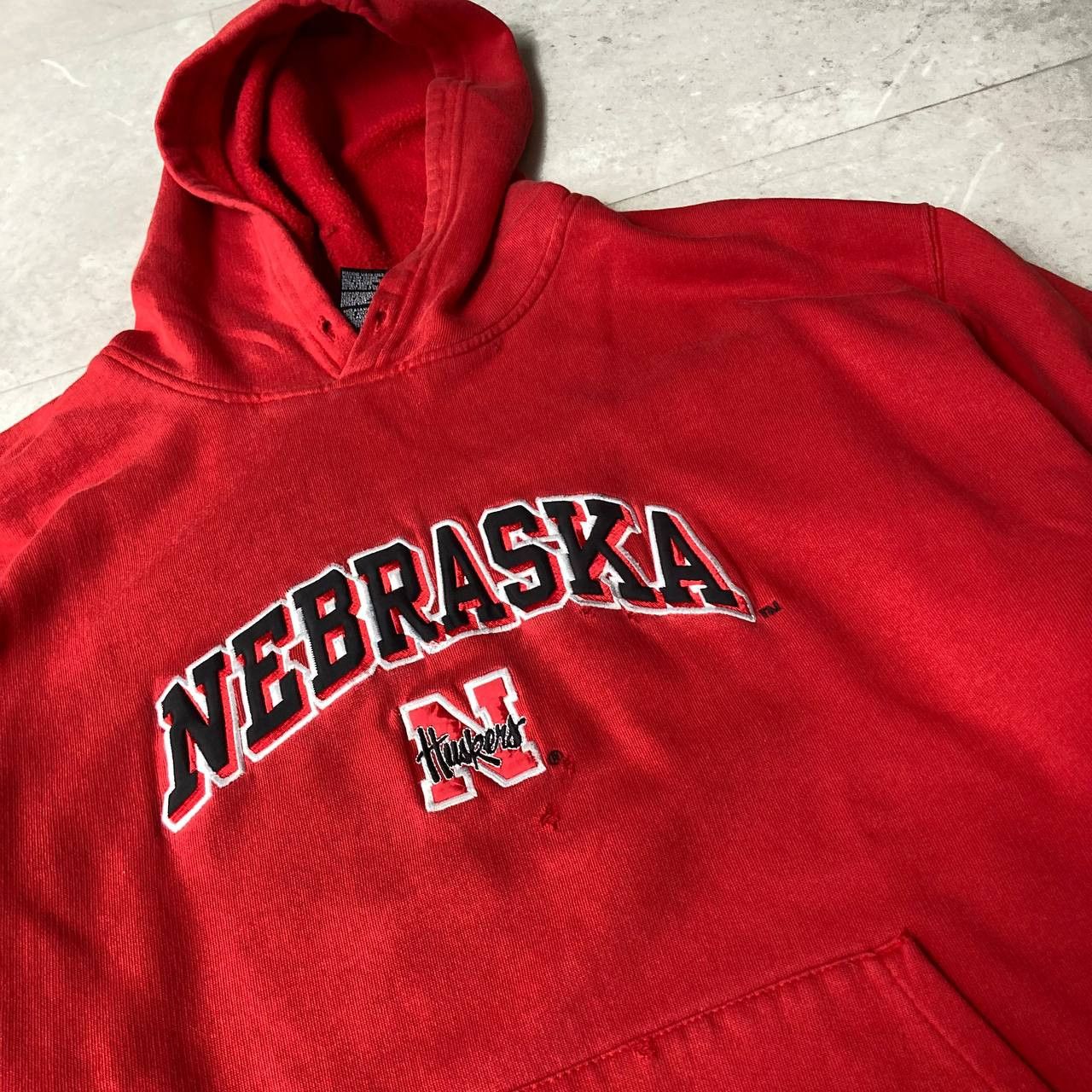 Starter Vintage Nebraska Huskers NCAA Football Distressed Hoodie Size US L / EU 52-54 / 3 - 2 Thumbnail