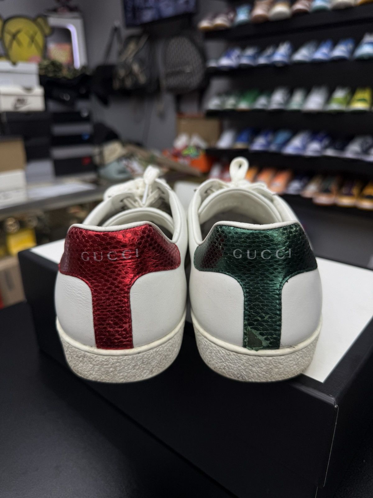 Gucci Gucci Mens Low Top Bee Sneakers Size 10G/10.5US Size US 10.5 / EU 43-44 - 15 Thumbnail