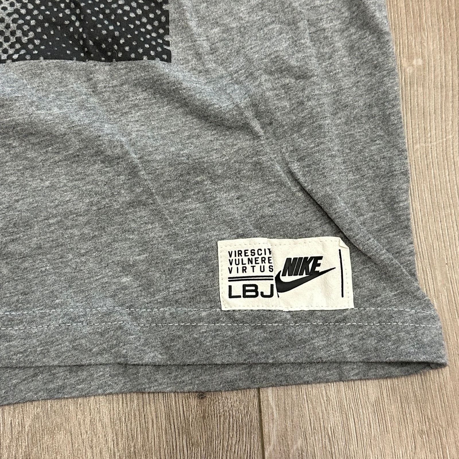 Nike Nike LeBron James Roar Lion Gray Tee T Shirt Size Large L Size US L / EU 52-54 / 3 - 4 Thumbnail